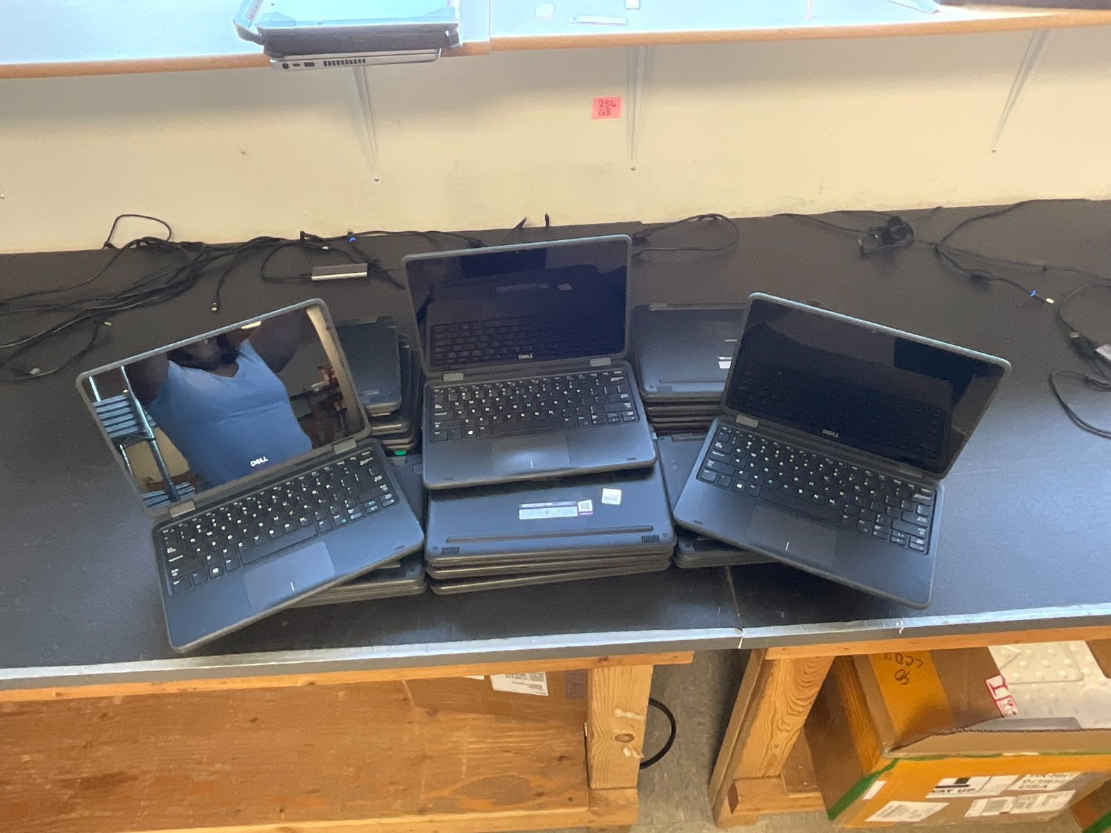 DELL LATITUDE 3190 2 IN 1 11.6 PENTIUM-N5030 CORE 3.1GHz 4GB 256GB SSD LOT OF 28