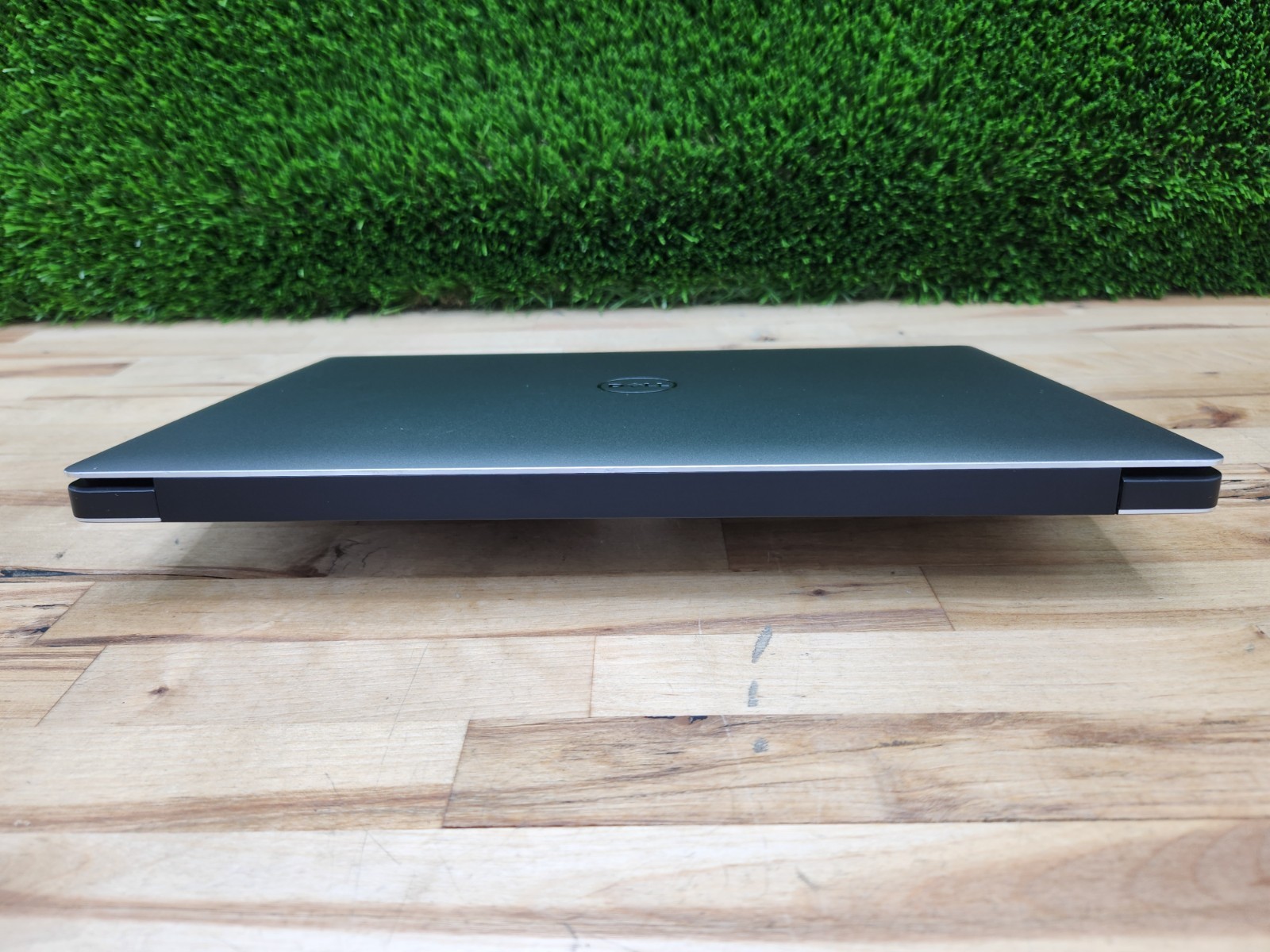 Dell Precision 5540 15.6″ 4K Touchscreen E-2276M 16GB 512GB SSD Quadro T2000 ~