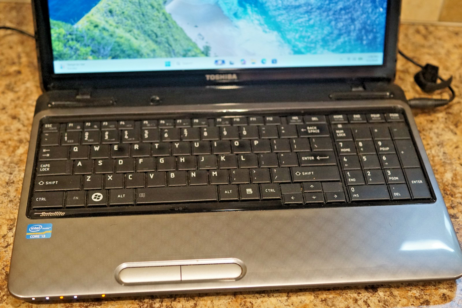 Active 25H2 WIN11 PRO Toshiba L755-S5112 Gen2 i3@ 2.30GHz,6GB RAM,120GB SSD
