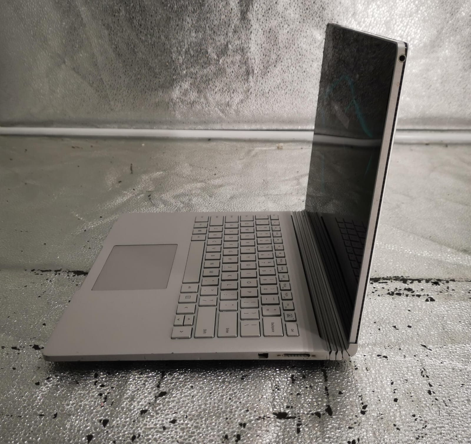 Microsoft Surface Book 13.5″ Intel Core i5-6300U 8GB RAM 256GB