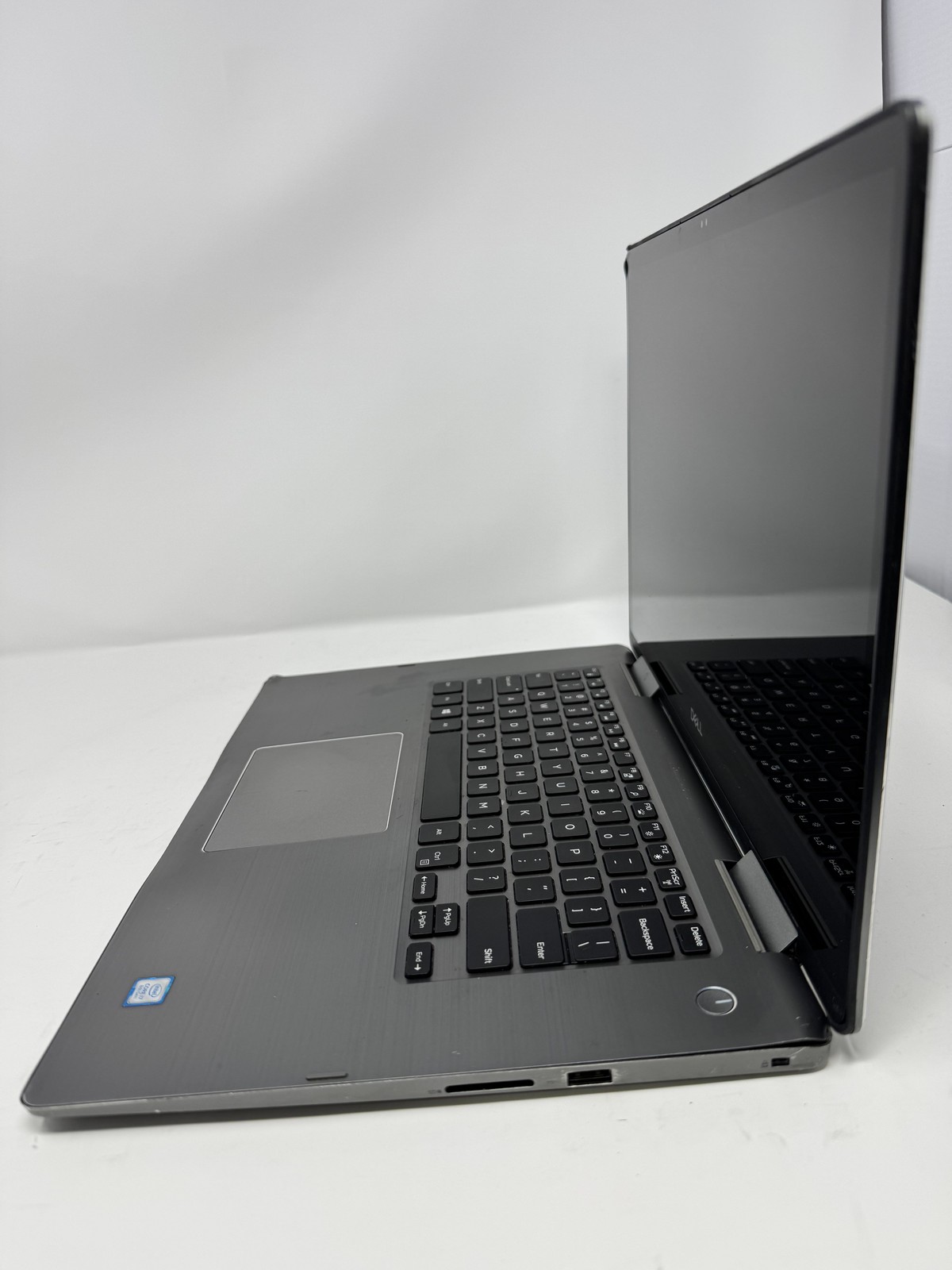 Dell Inspiron 7573 i7-8550U 12GB 2.048TB HDD Intel UHD Graphics 620 Grade B