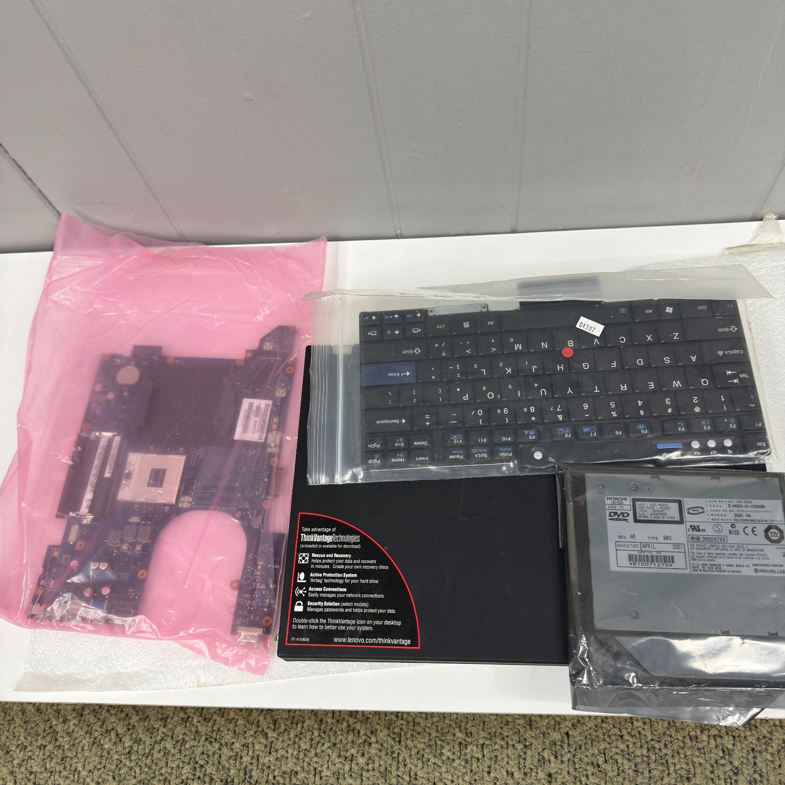 Lenovo ThinkPad T61 BUNDLE FOR PARTS | UNTESTED | See Photos