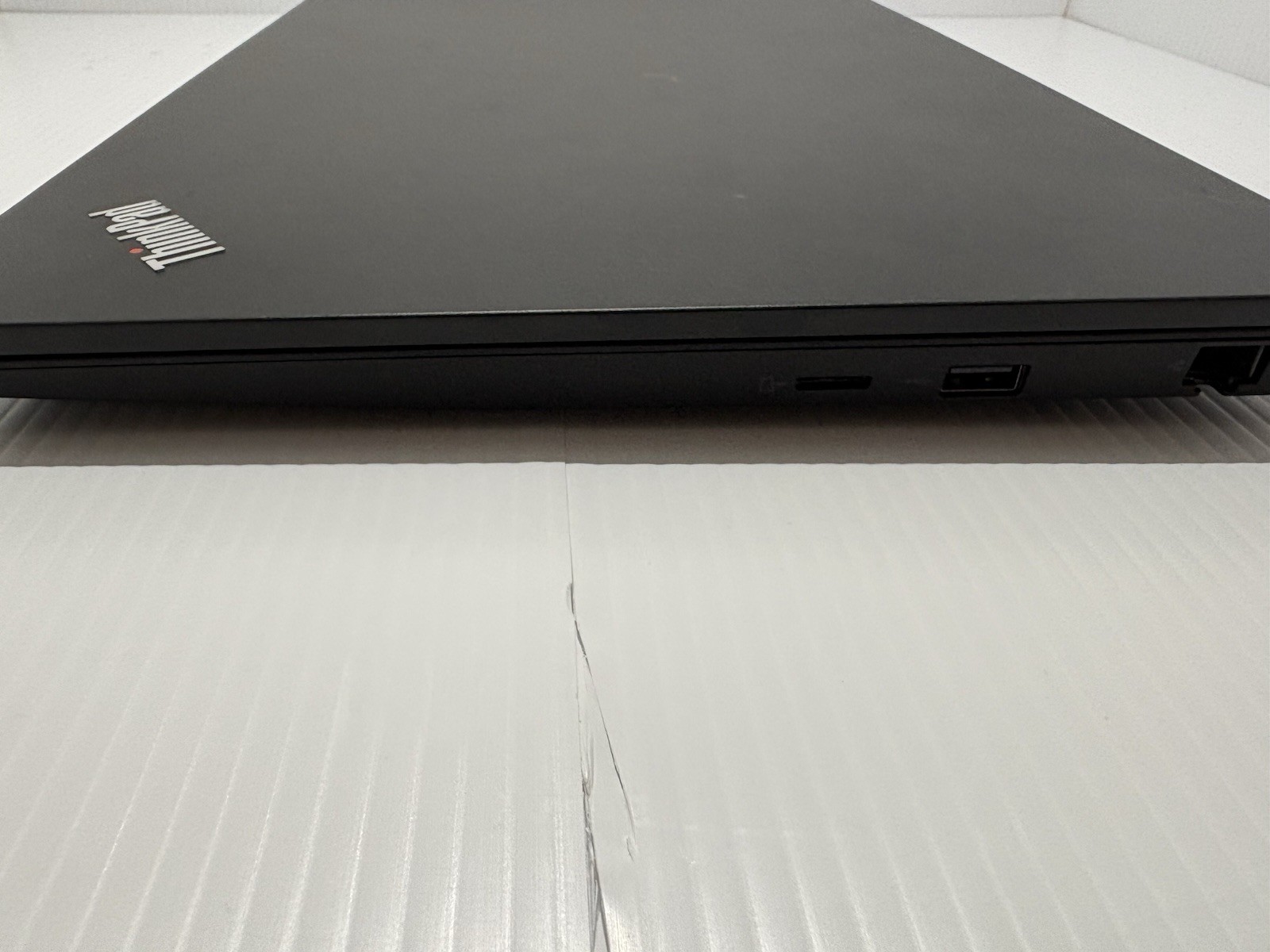 Lenovo ThinkPad E585 AMD Pro Ryzen 3 2200U, 8GB Ram| 128GB M.2|Win 11|No Charger