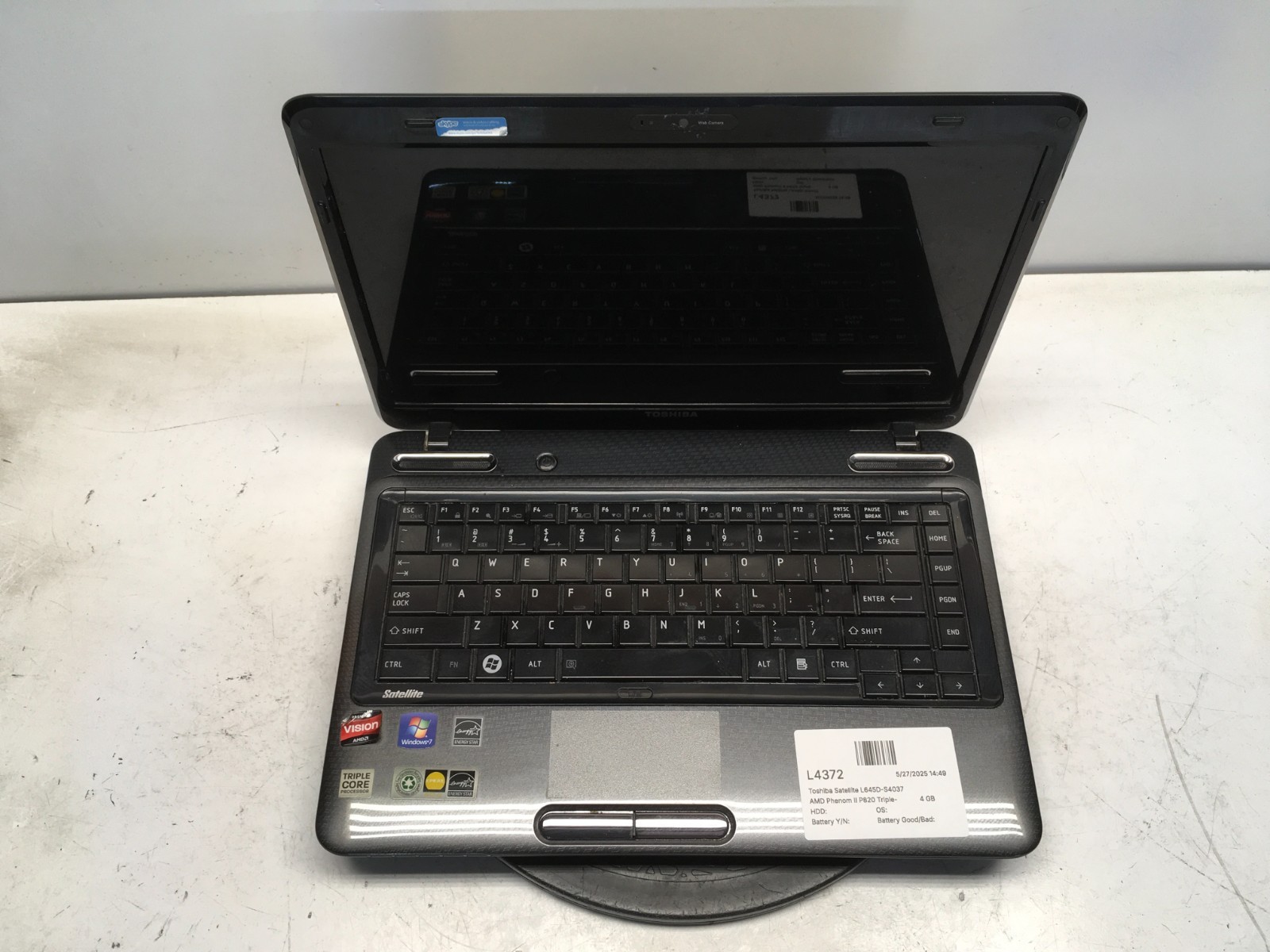 Toshiba Satellite L645D-S4037 AMD Phenom II P820 1.8GHz 4 GB NO HDD/Battery