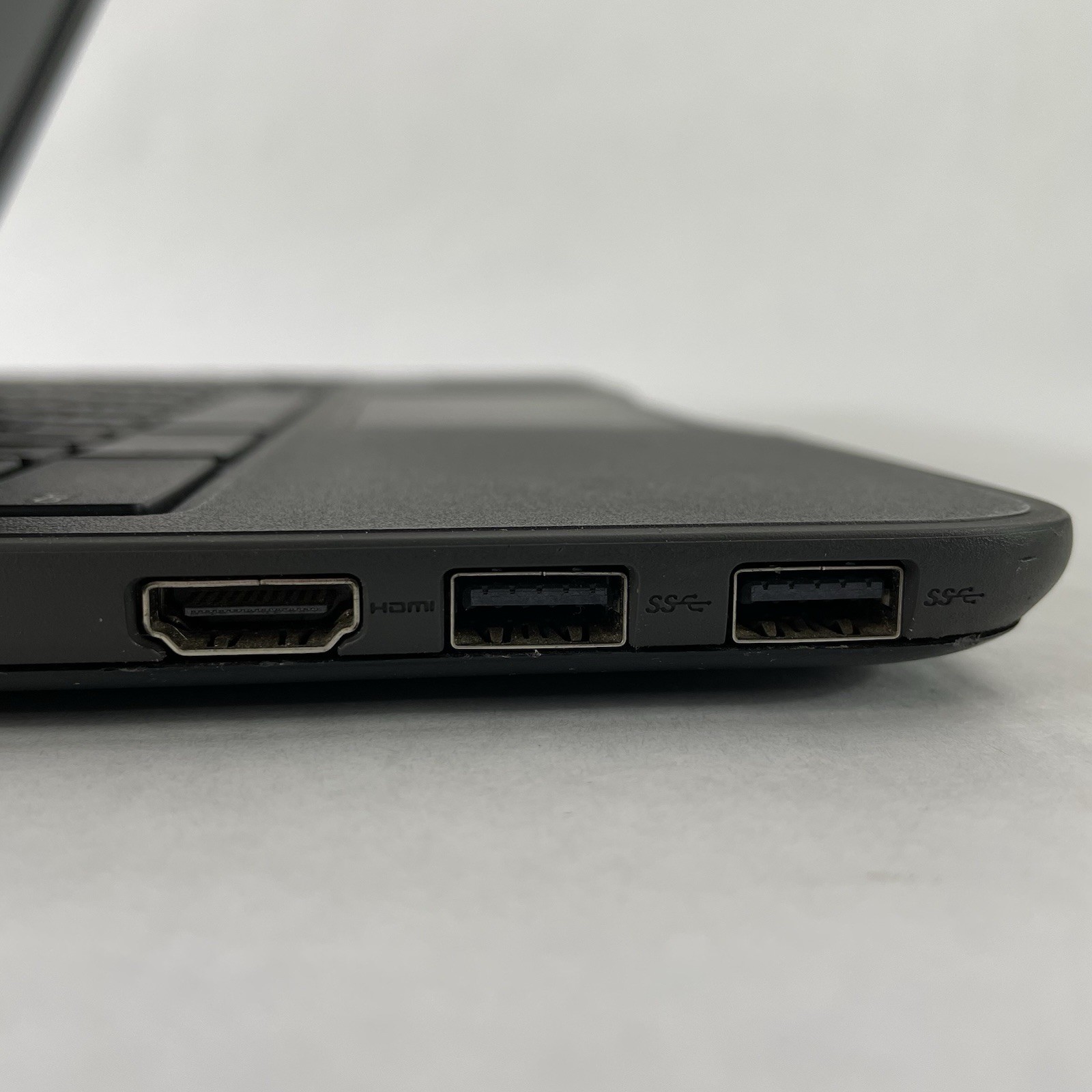 Dell Inspiron 3181 11.6″ Celeron N3060 1.60 GHz 4 GB RAM 16 GB HDD No AC – READ