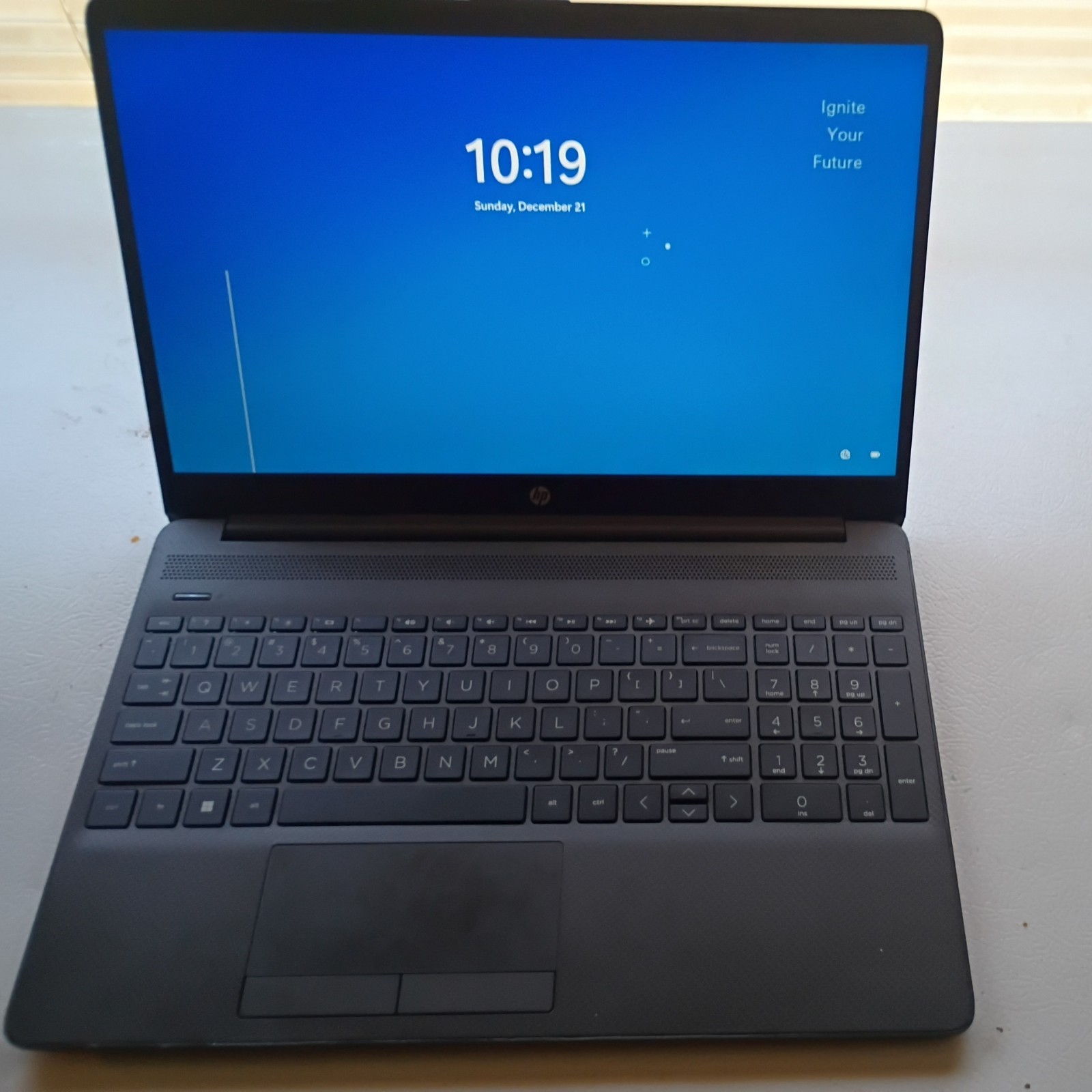 HP 15.6″ EliteBook 8570W (750GB HDD, i7-3720QM 2.9 GHz, 8GB,) Laptop – Gray