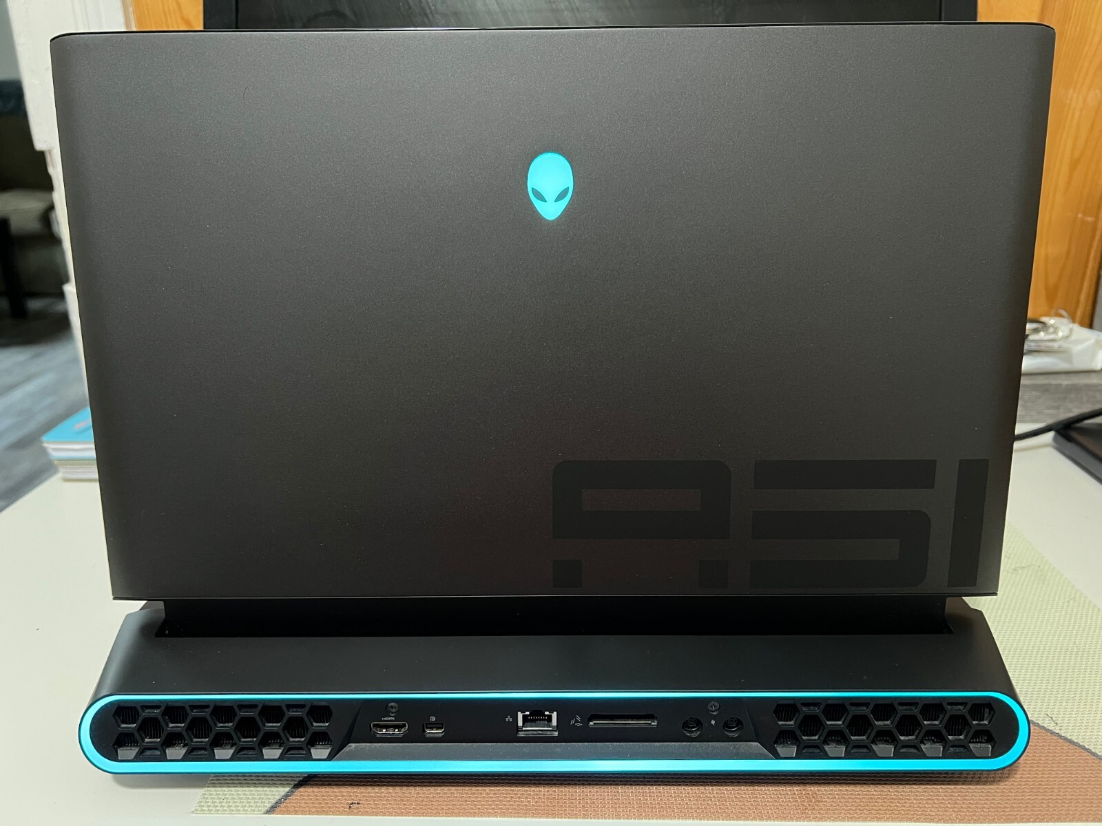 ALIENWARE AREA-51M I7-9700, 16GB, RTX 2070, 256 GB SSD+1 TB HDD