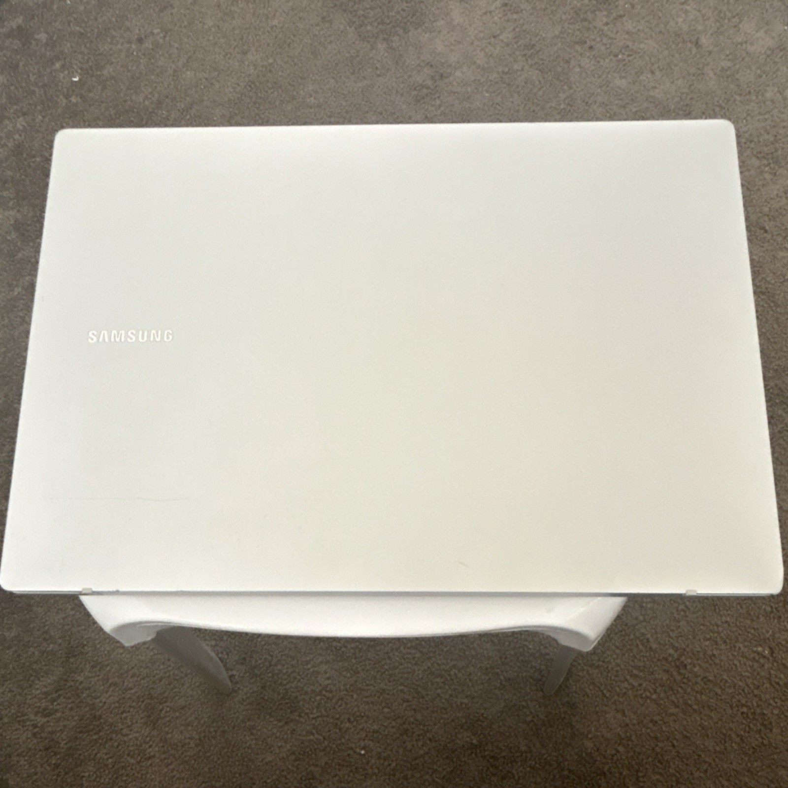 Samsung Notebook Laptop Silver Intel Core i3 Portable Computer Sleek Design