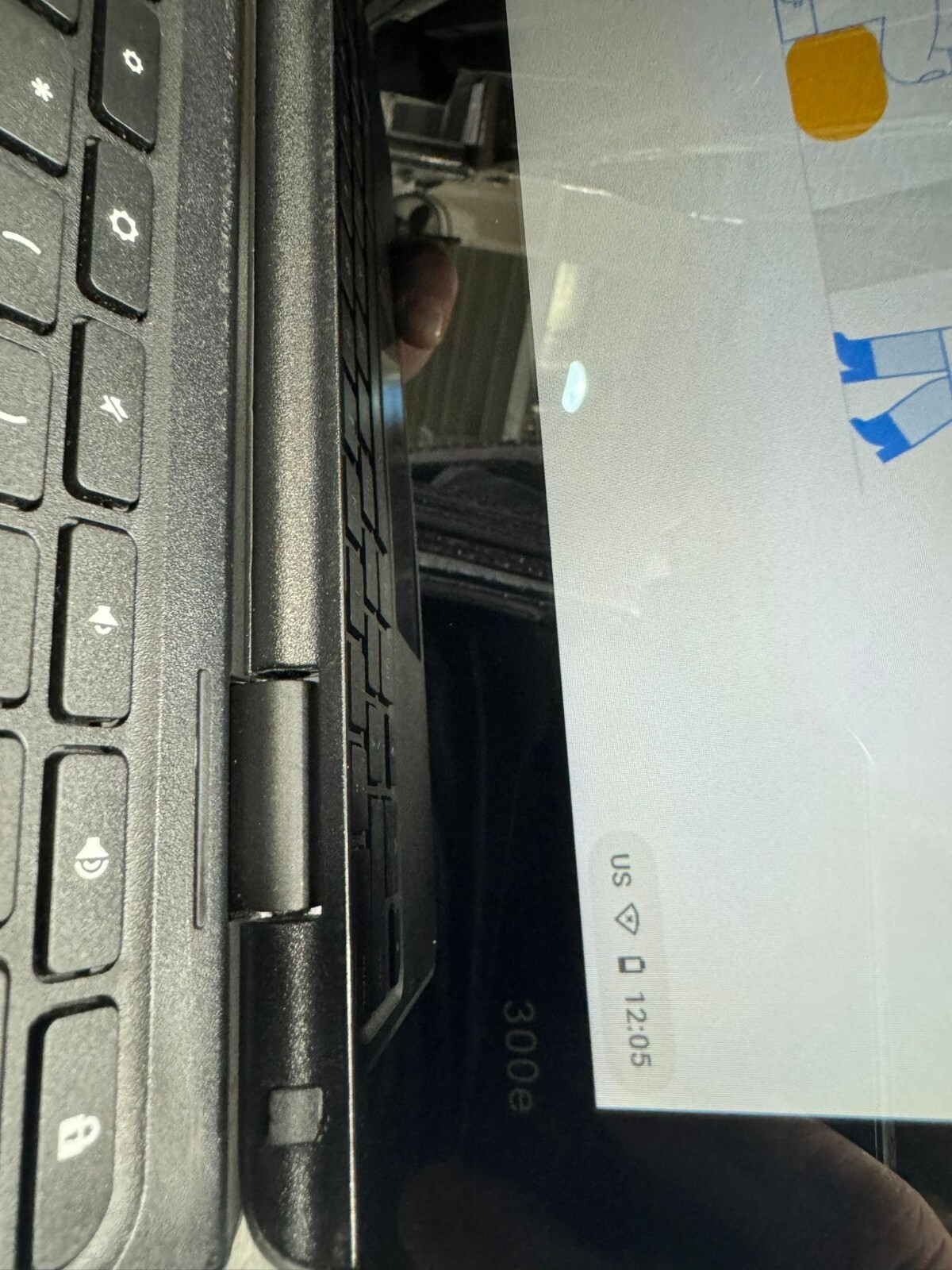 Lenovo 300e Touchscreen 11.6″ 2in1 4GB 32GB, Chromebook 2.1GHz *See Descrip*