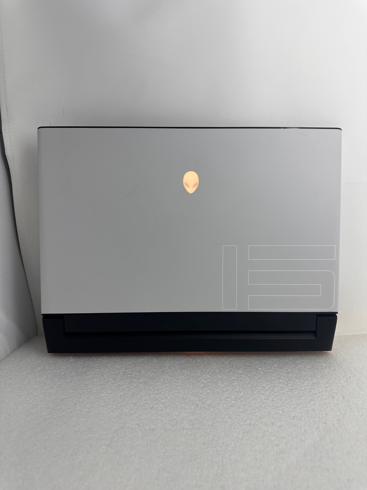 Alienware M15 R3 Intel Core 10th Gen. i9-10980HK GeForce RTX2080 8GB DDR6 – READ