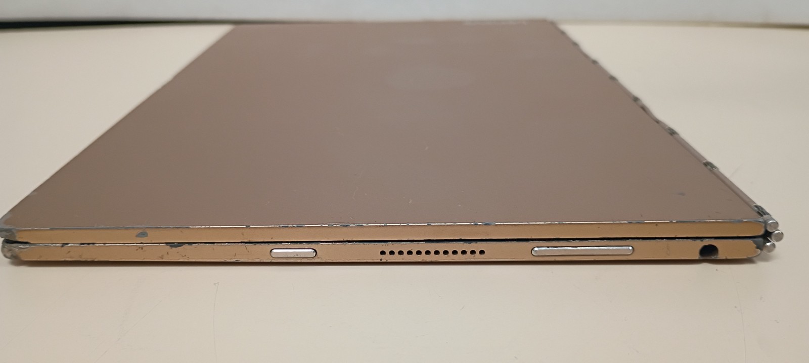 Lenovo Yoga Book YB1-X90F 10.1″ PARTS/REPAIR BROKEN SCREEN BROKEN PARTS AS IS