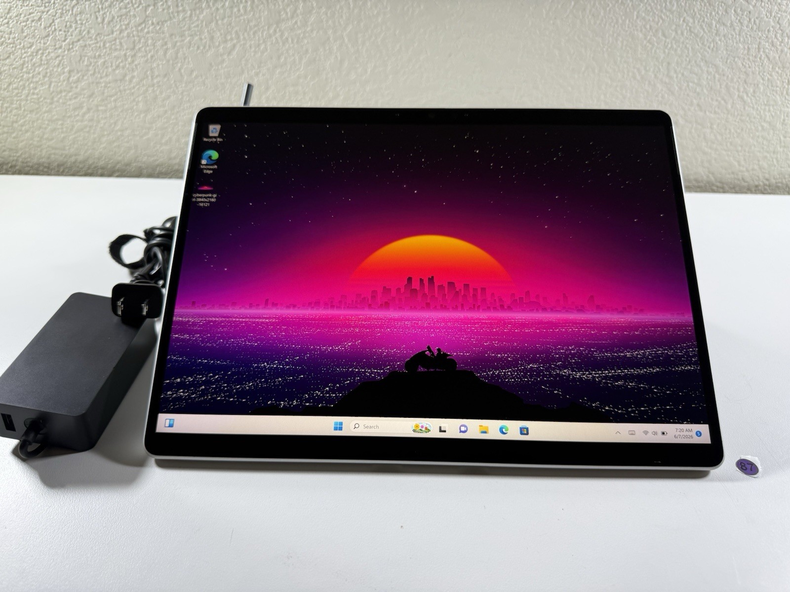Microsoft Surface Pro 8 (1982) i5-1145G7 – 16GB RAM – 256GB 120Hz – Win 11 Pro