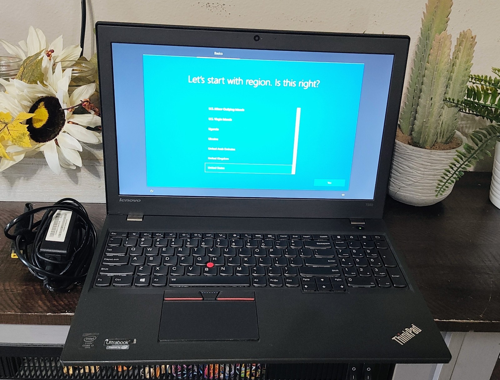 LENOVO THINKPAD T550 15.6″ CORE i7-5600U@2.60GHz 8GB WIN10 PRO/ Very Clean.