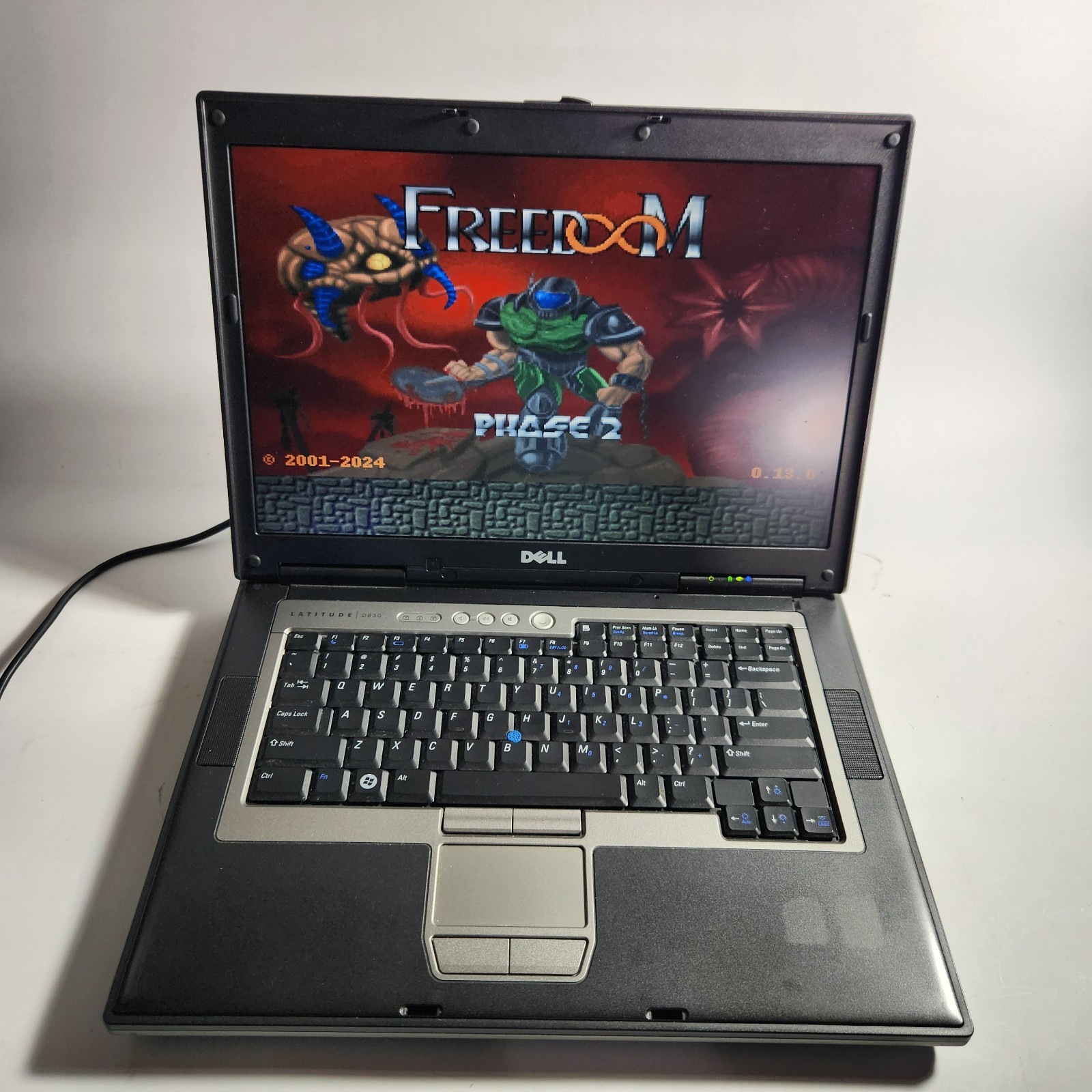 Retro Gaming Laptop Dell D830 Intel Core Duo 2.40GHz 4GB Ram 160GB HD Windows XP