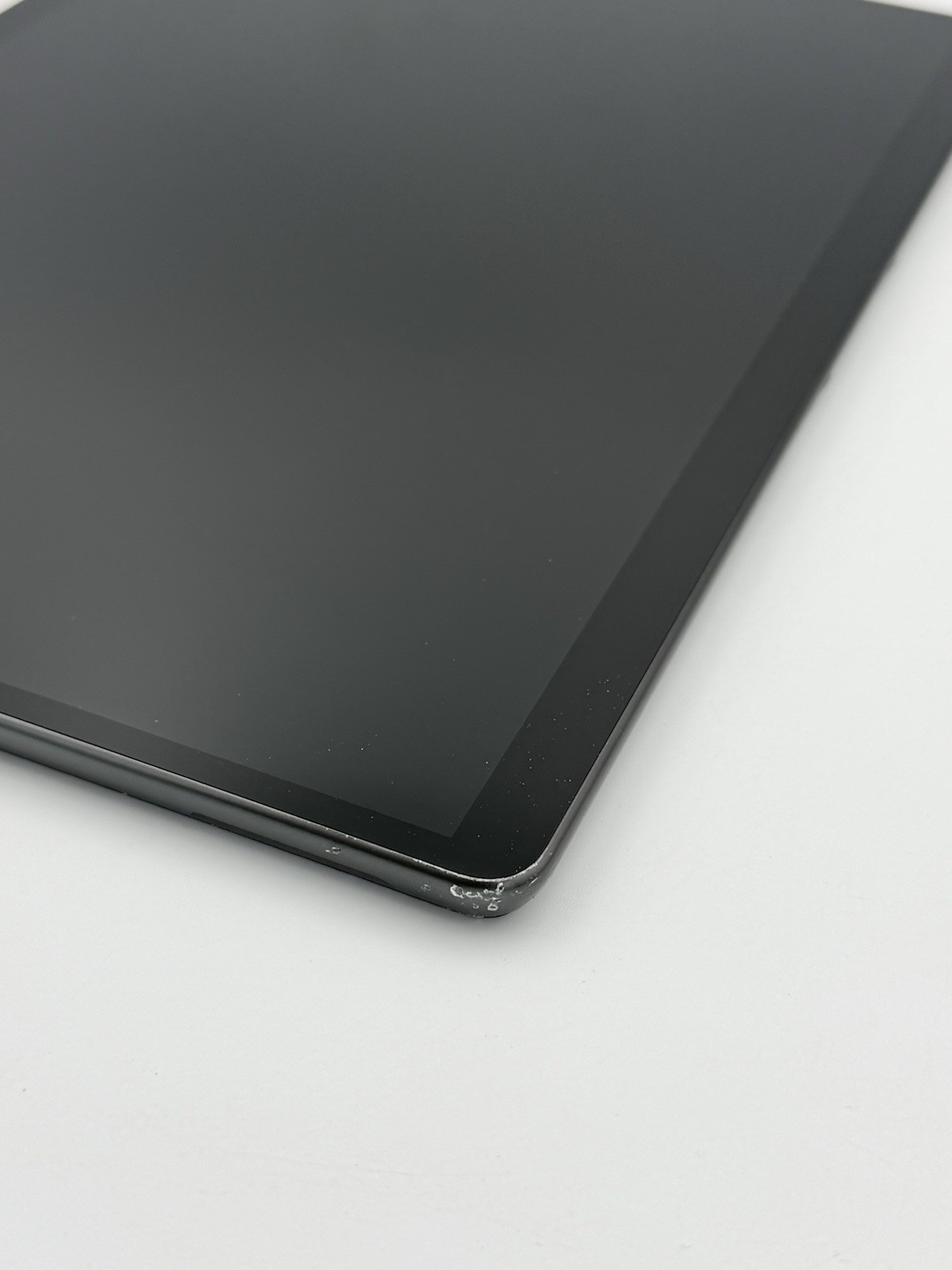 Microsoft Surface Pro 8 13” – i5 11th Gen | 8GB RAM | 256GB SSD (READ DESC) 39C