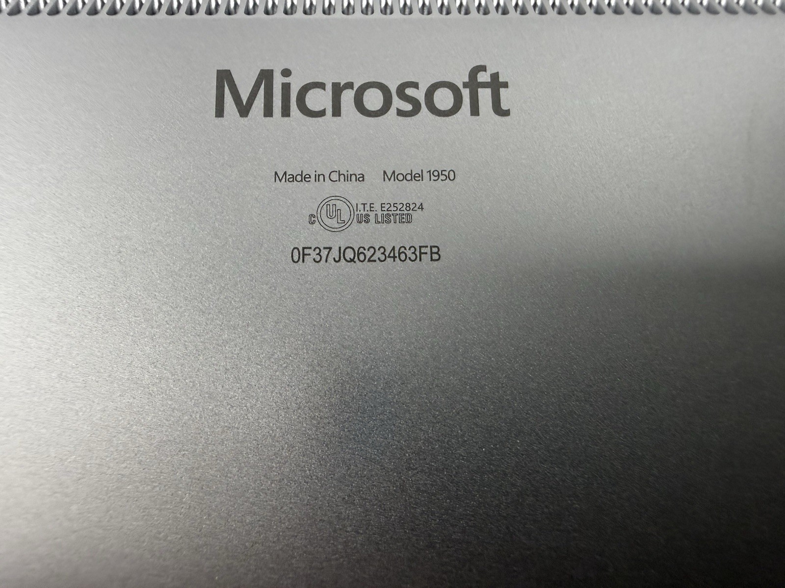 Microsoft Surface Laptop 5 13.5” 1950 Intel Core i7-1265U 16GB RAM 512GB NVME