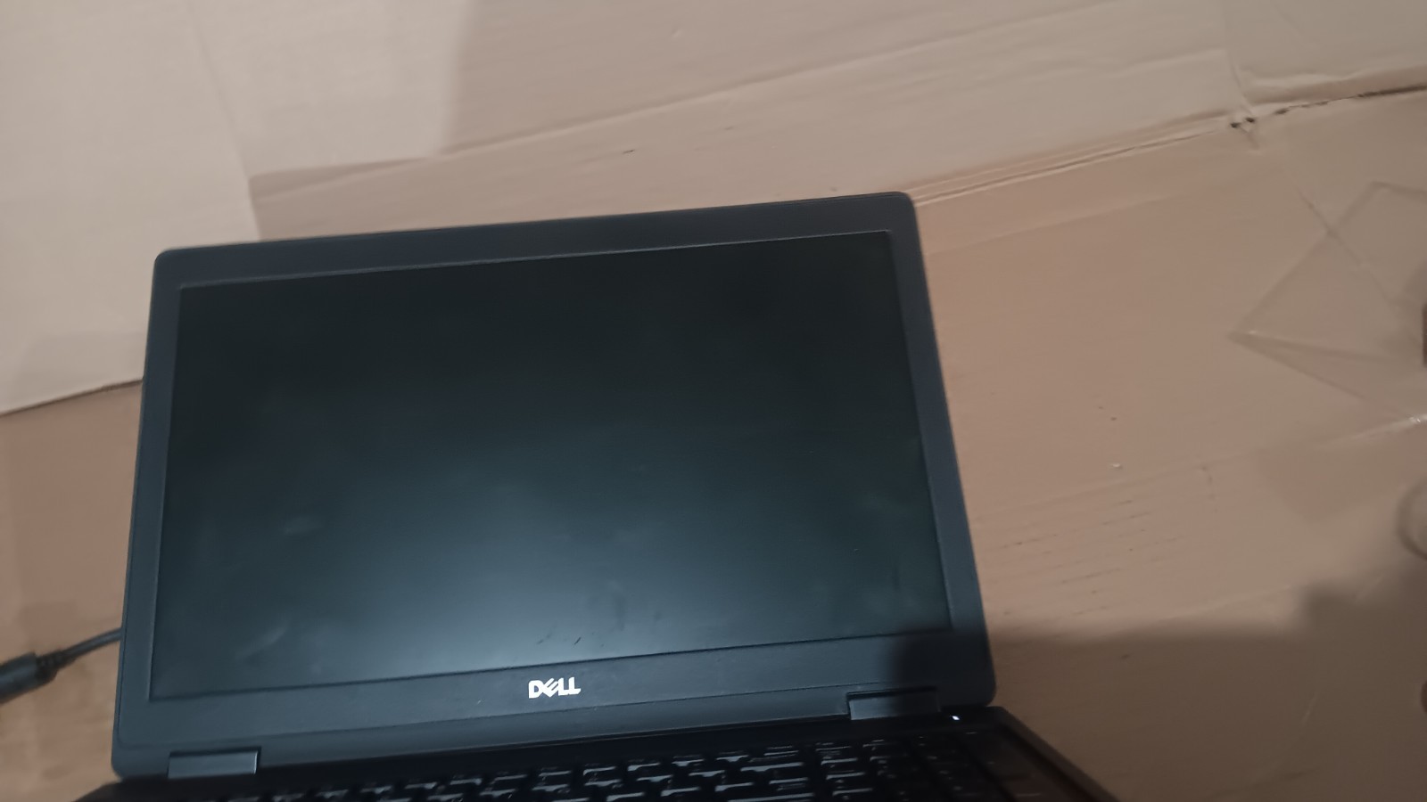 Dell Latitude 5590 Laptop intel core i7-8th gen 15.6″ LCD screen for Parts Repai