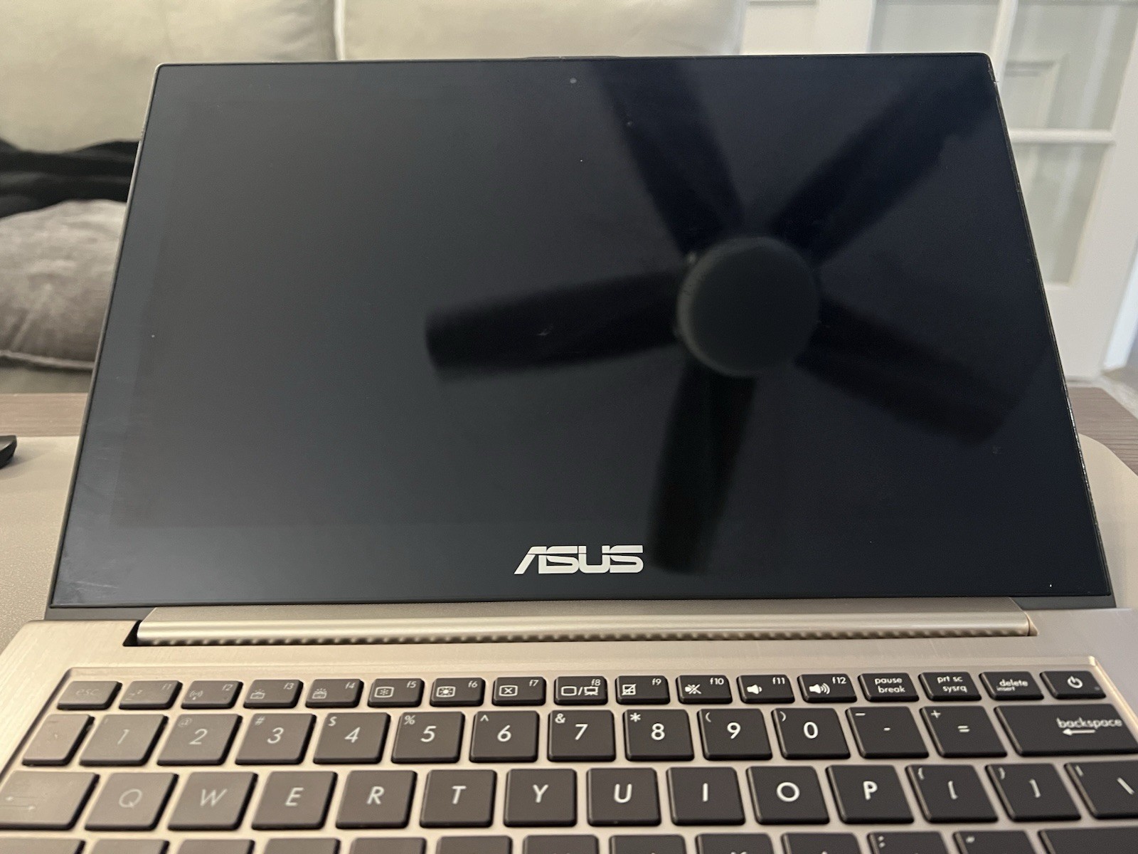Asus Zenbook UX31E 13″ i5 4GB NO SSD Bad Screen Parts And Repair Only