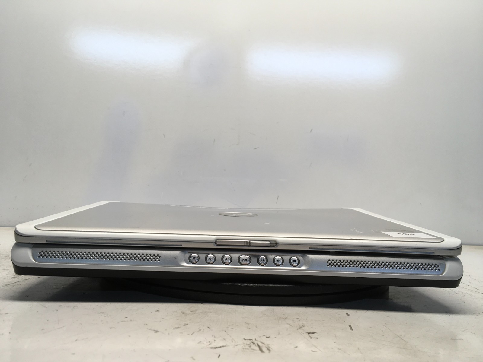 Dell Inspiron E1505 MM061 Intel Core Solo 06E8 1.66GHz 512 MB NO HDD