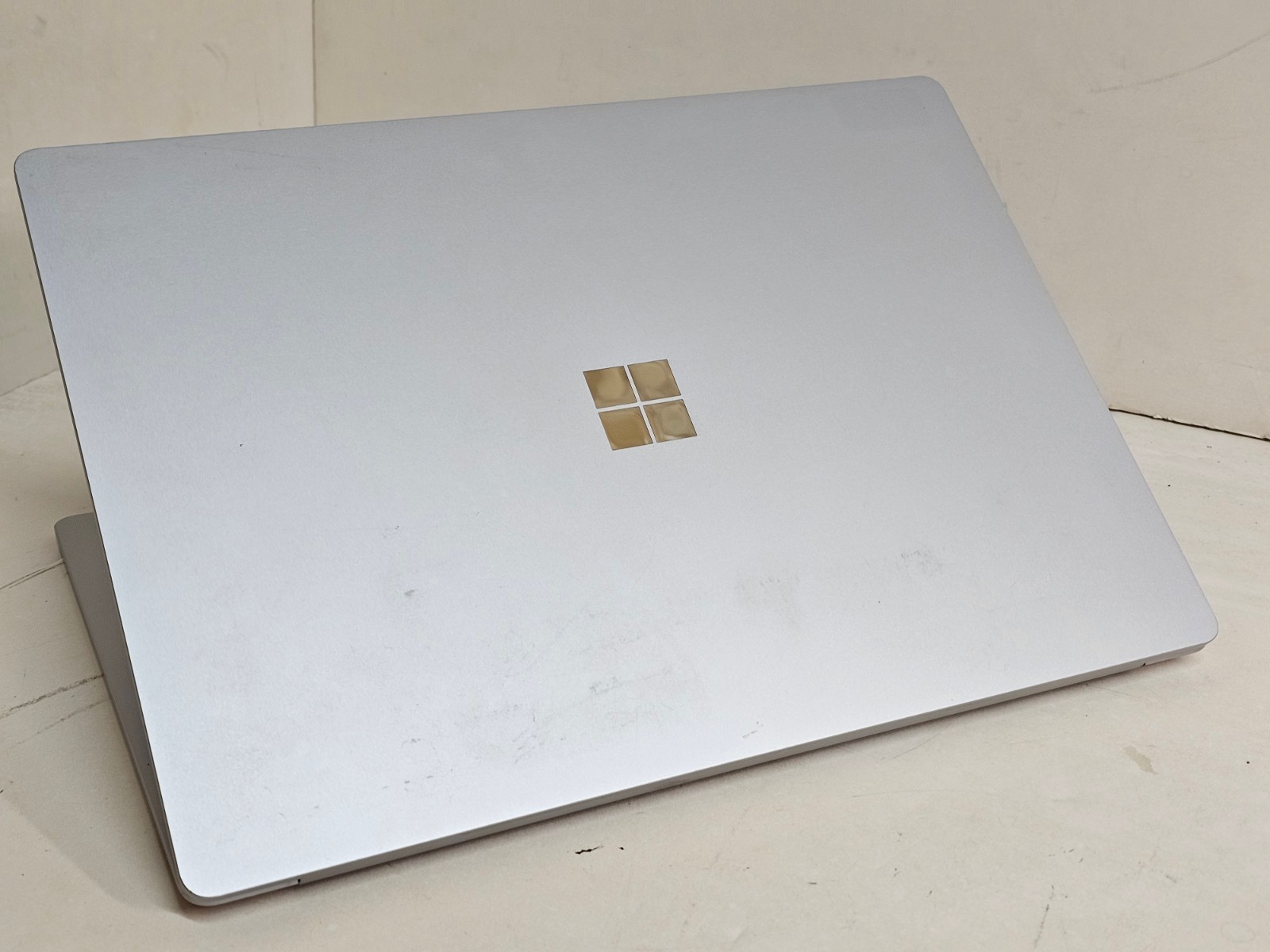 Microsoft Surface Laptop 3 1872 – i5-1035G7 8GB 128GB SSD – 15″ Touchscreen – SP