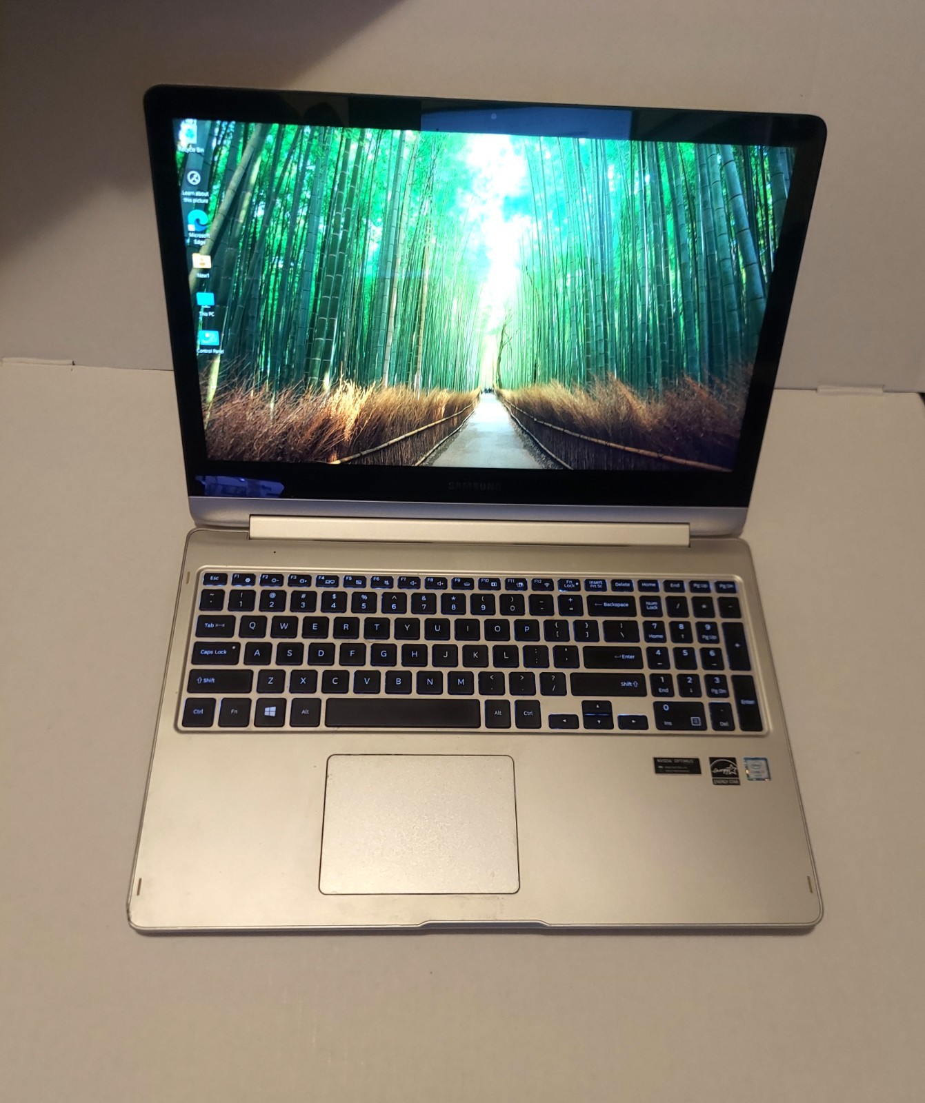 15.6″ Samsung Notebook 7 Spin NP740U5L i7 Touchscreen 16GB RAM 1 TB SSD GPU 2GB