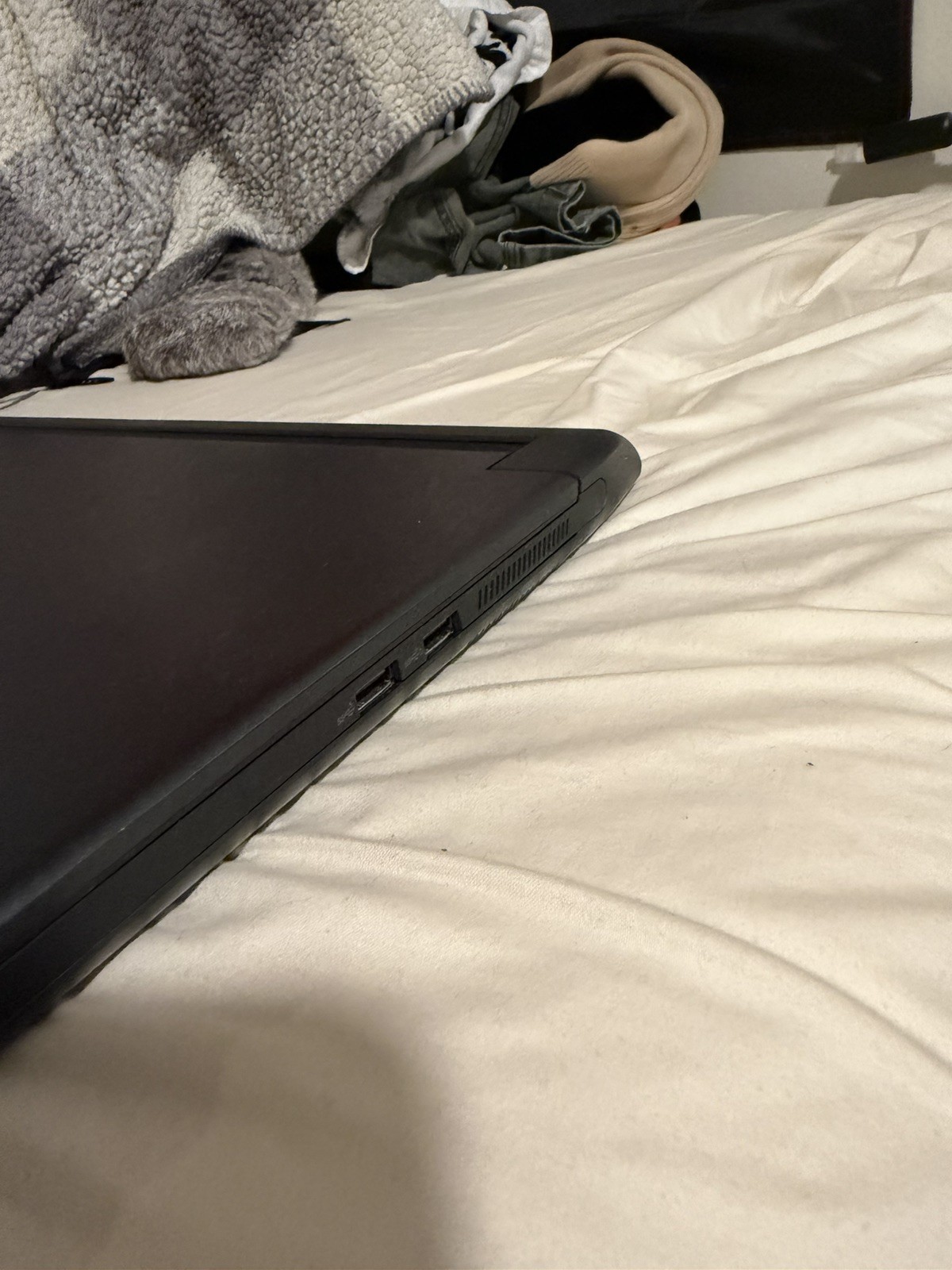 Alienware m17 R5 Gaming Laptop – RTX 3060 – Ryzen 7 – 24GB RAM – 1TB SSD