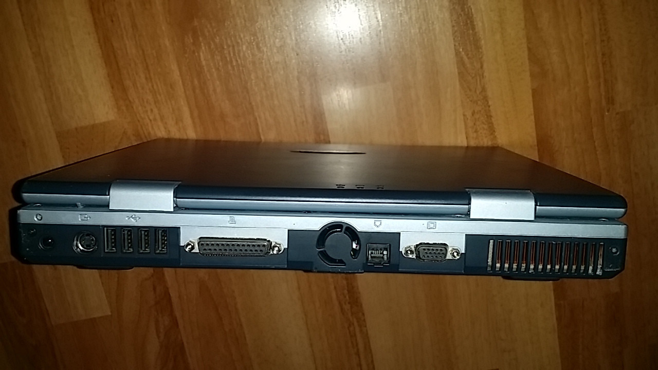 Terra 3000 – Windows XP Laptop – Model 8375 – Retro