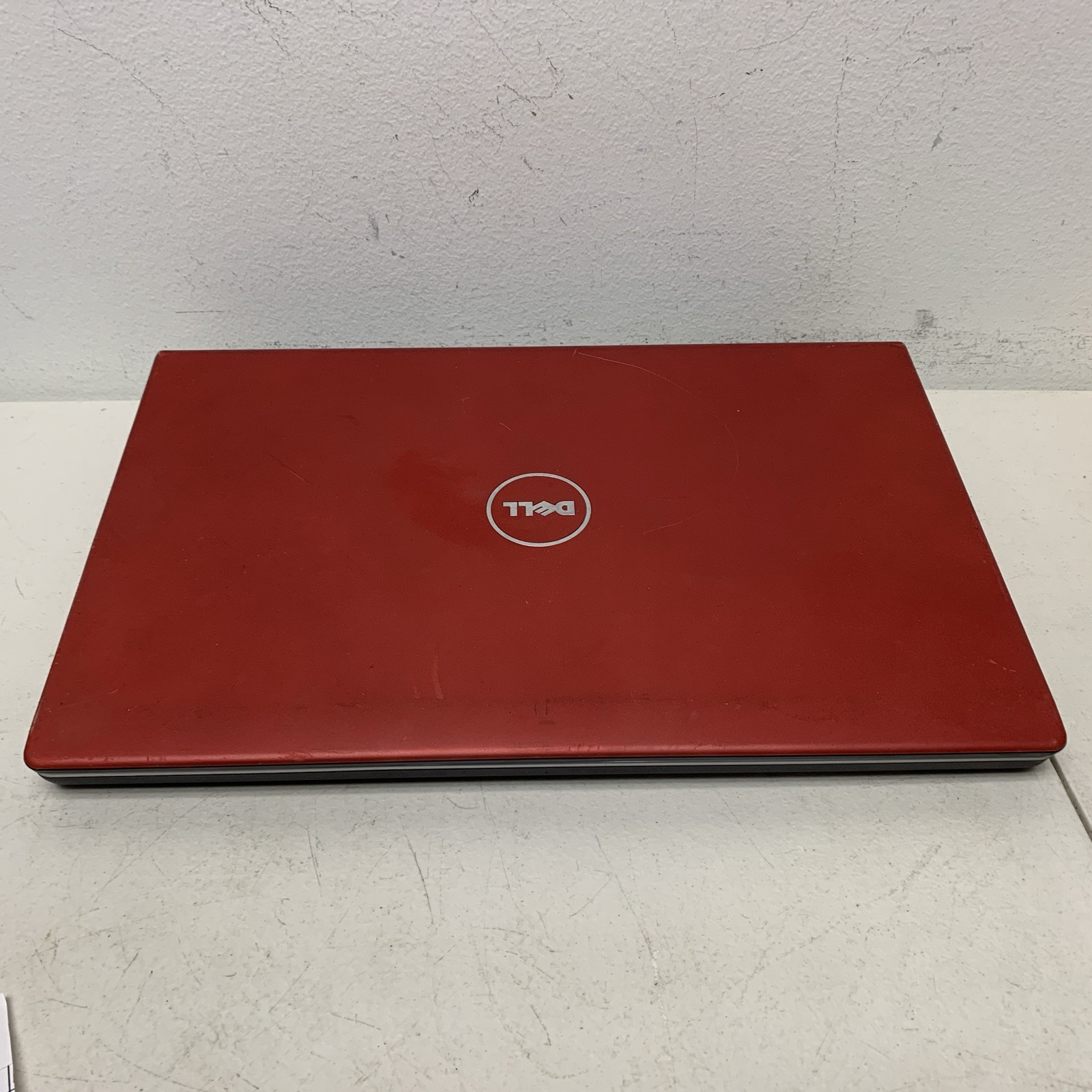Dell Studio 1555 15.6″ 2duo P7450 2.13 GHz 4GB Ram 128 Gb SSD Wind 10 Home Read