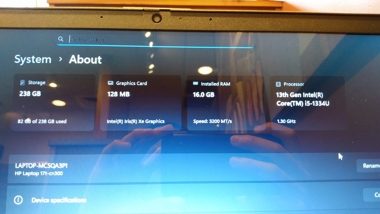 HP Laptop 17t-cn300, Intel Core i5-1334U, 16 GB RAM, 256 GB, Extras