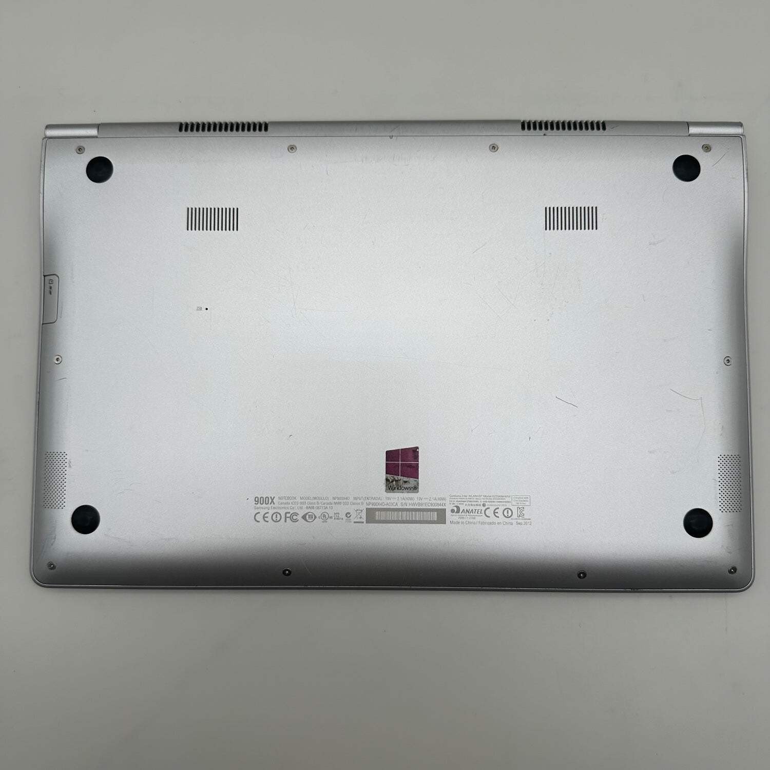 Samsung Galaxy Notebook NP900X4D 13.3″ i7-3517U 1.9GHz 8GB RAM 126GB SSD