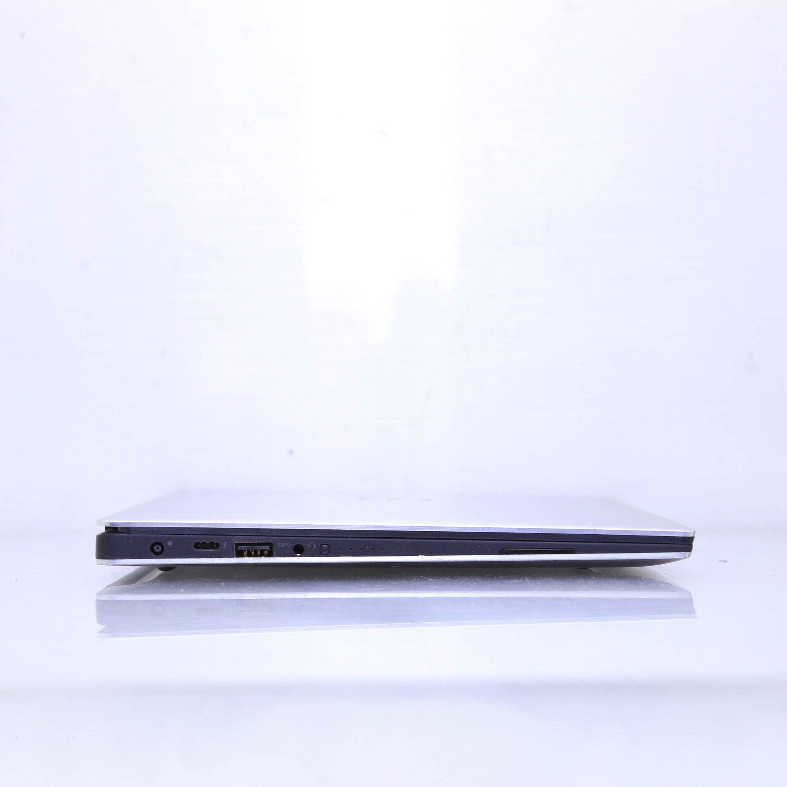 DELL XPS 13 9360 13.3″ FHD CORE i7-7560U 8GB 256GB SSD W10 T6-B6