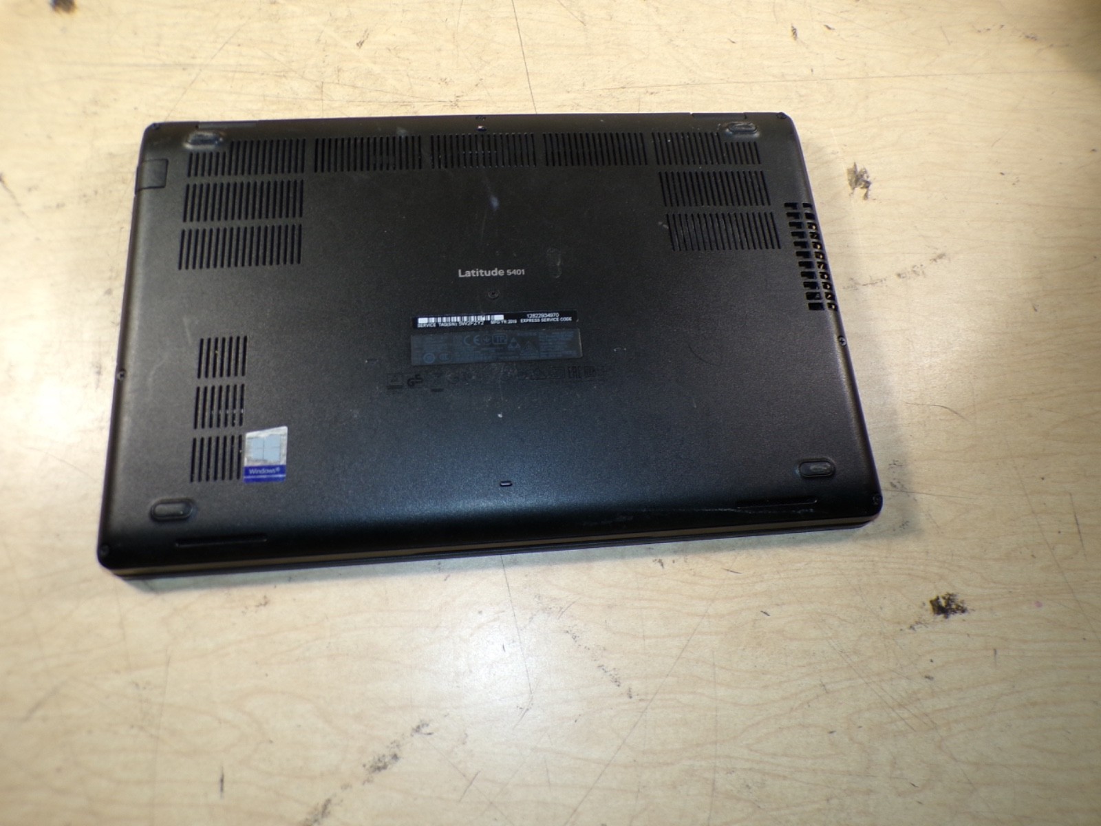 DELL LATITUDE 5401 INTEL CORE I5-9400H 4GB RAM **NO HD/ NO CADDIE/ NO OS/ NO CHA