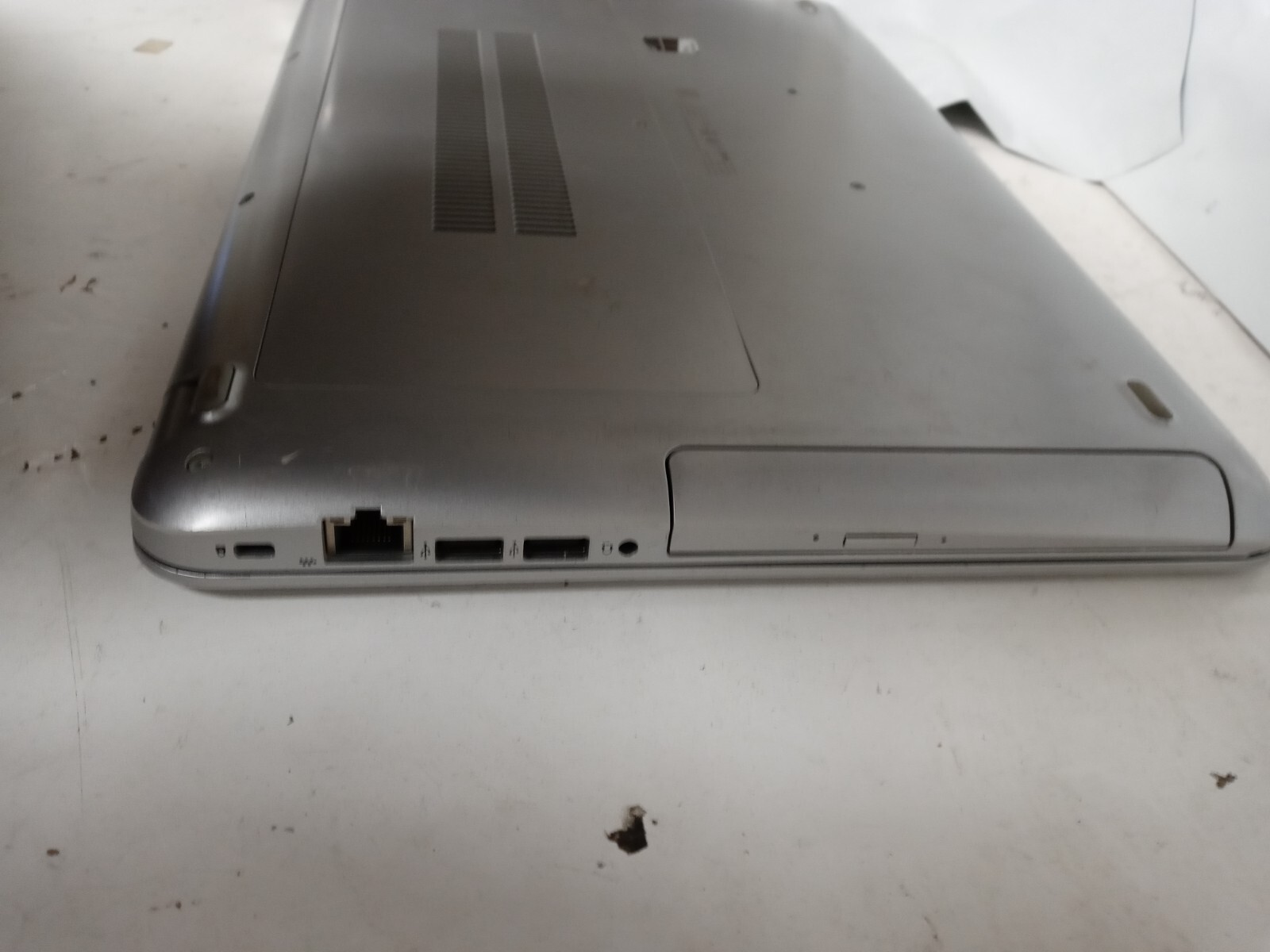 HP ProBook 455 G4 AMD A10-9600P 2.4GHz 8GB RAM 0GB SSD NO OS