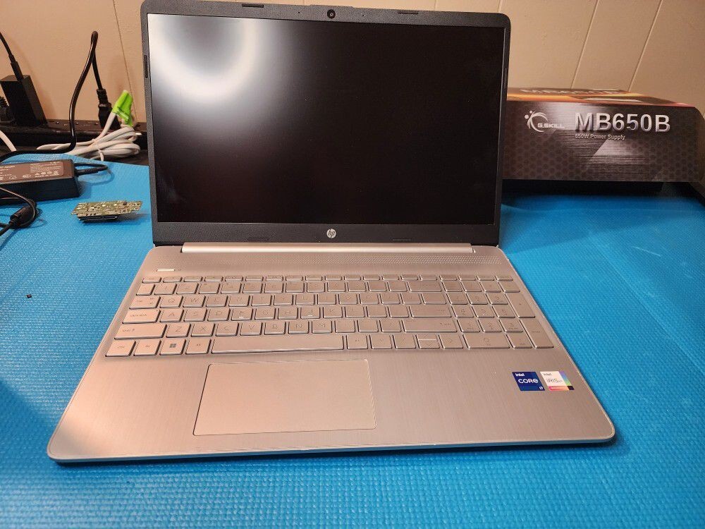 HP 15-dy50 15.6″ (512GB SSD, Intel Core i7 12th Gen., 4.70 GHz, 16GB RAM)