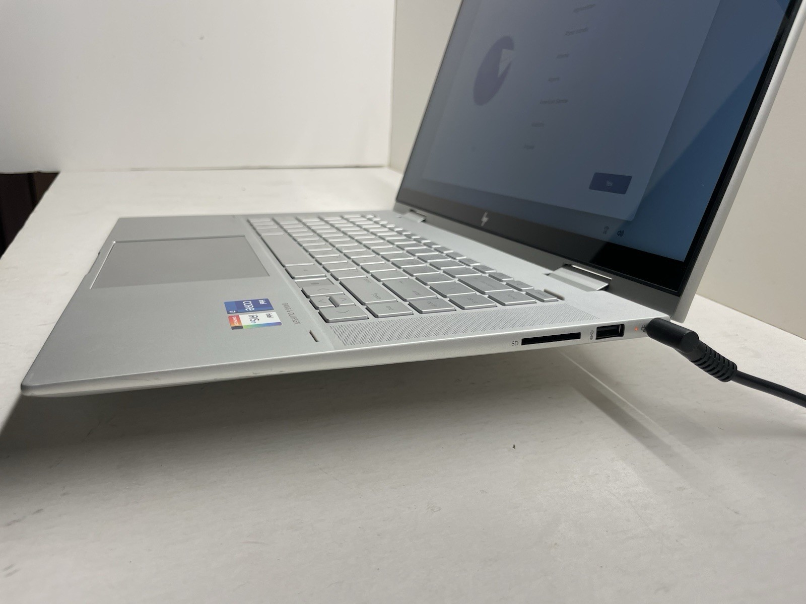Hp Envy X360 Touchscreen Laptop I-7 11th Gen 2.8 Ghz, 16 Gig Ram, 512 NVMe SSD