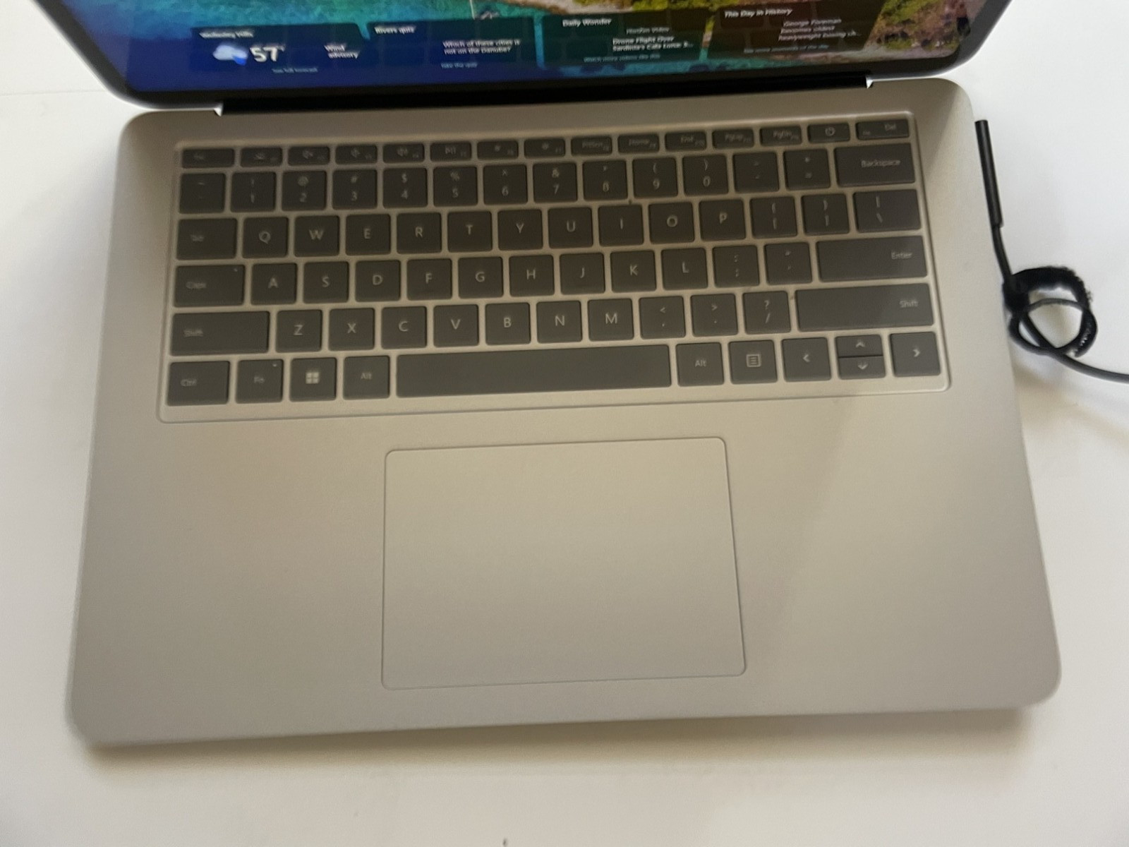Microsoft Surface Laptop Studio 14″ i5-11300H 16GB 256GB – boost up to 4.4 Ghz