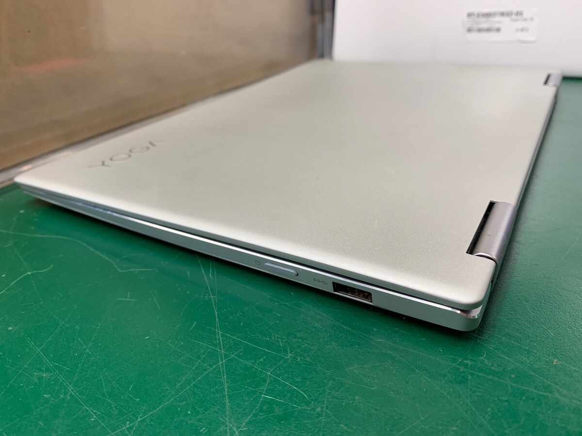 Lenovo Yoga 720 Laptop (i5-8250u, 8GB, 256GB SSD NVMe, Win 10 Home) (E10021848)