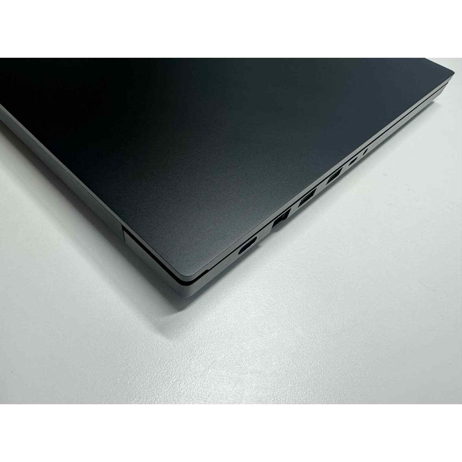 Razer Blade 17 (2019) 2080 Super, 4K Touch Glossy, i7-10875H, 16GB/1TB