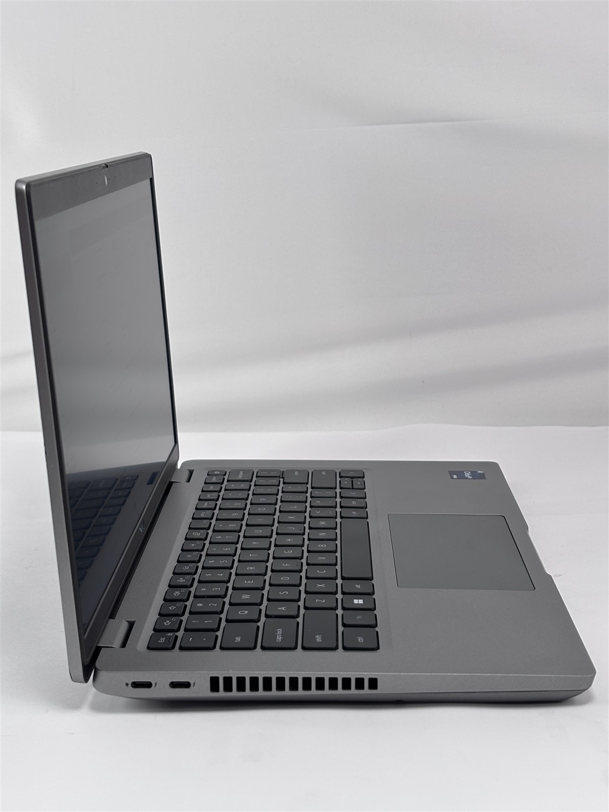 Dell Latitude 5431 14″ 16GB 256GB SSD Intel Core i7-1270P Intel Iris Xe 2.2GHz