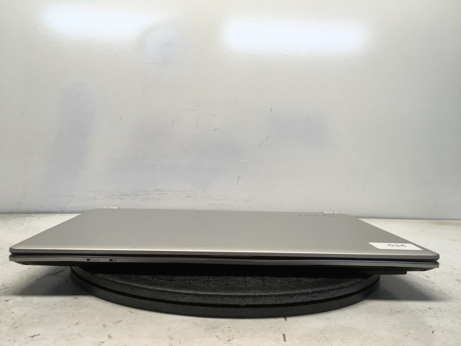 Toshiba Satellite E45-B4100 Intel i5-5200U 2.2GHz 6 GB NO HDD No Batt