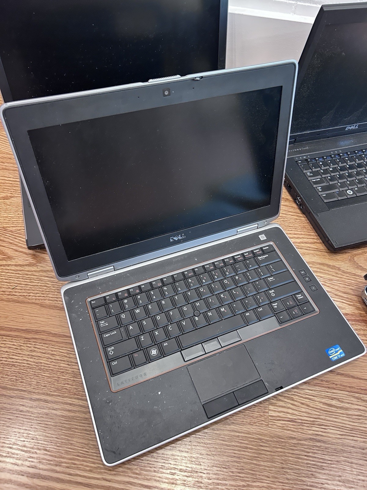 Lot Of 4 Dell Laptops Dell Vostro 3750 Screen 17″ i5-2410M Untested Read