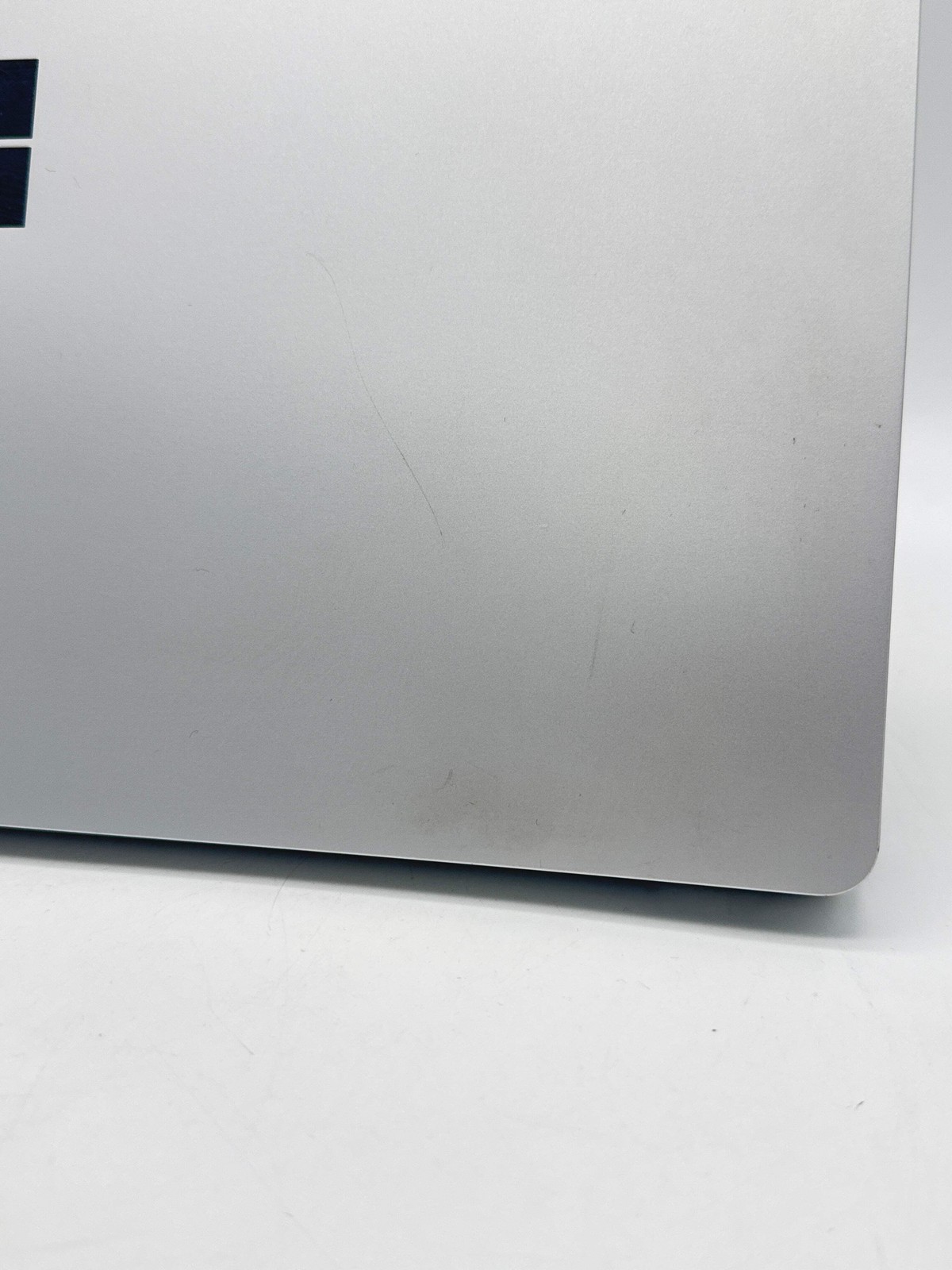 Microsoft Surface Laptop 2 1769 Core i5 8GB 256GB Platinum – Service Battery
