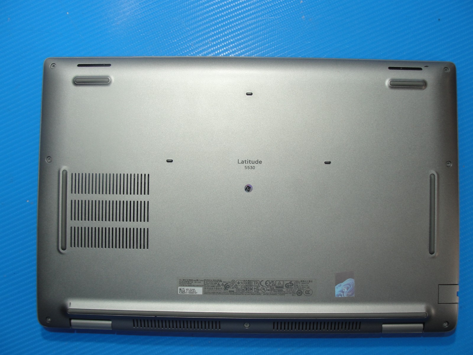 Dell Latitude 5530 15.6″FHD Intel Core i7-1270P 2.2GHz 16GB RAM 512GB SSD +PA