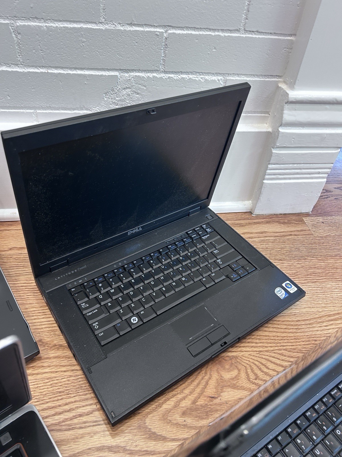 Lot Of 4 Dell Laptops Dell Vostro 3750 Screen 17″ i5-2410M Untested Read