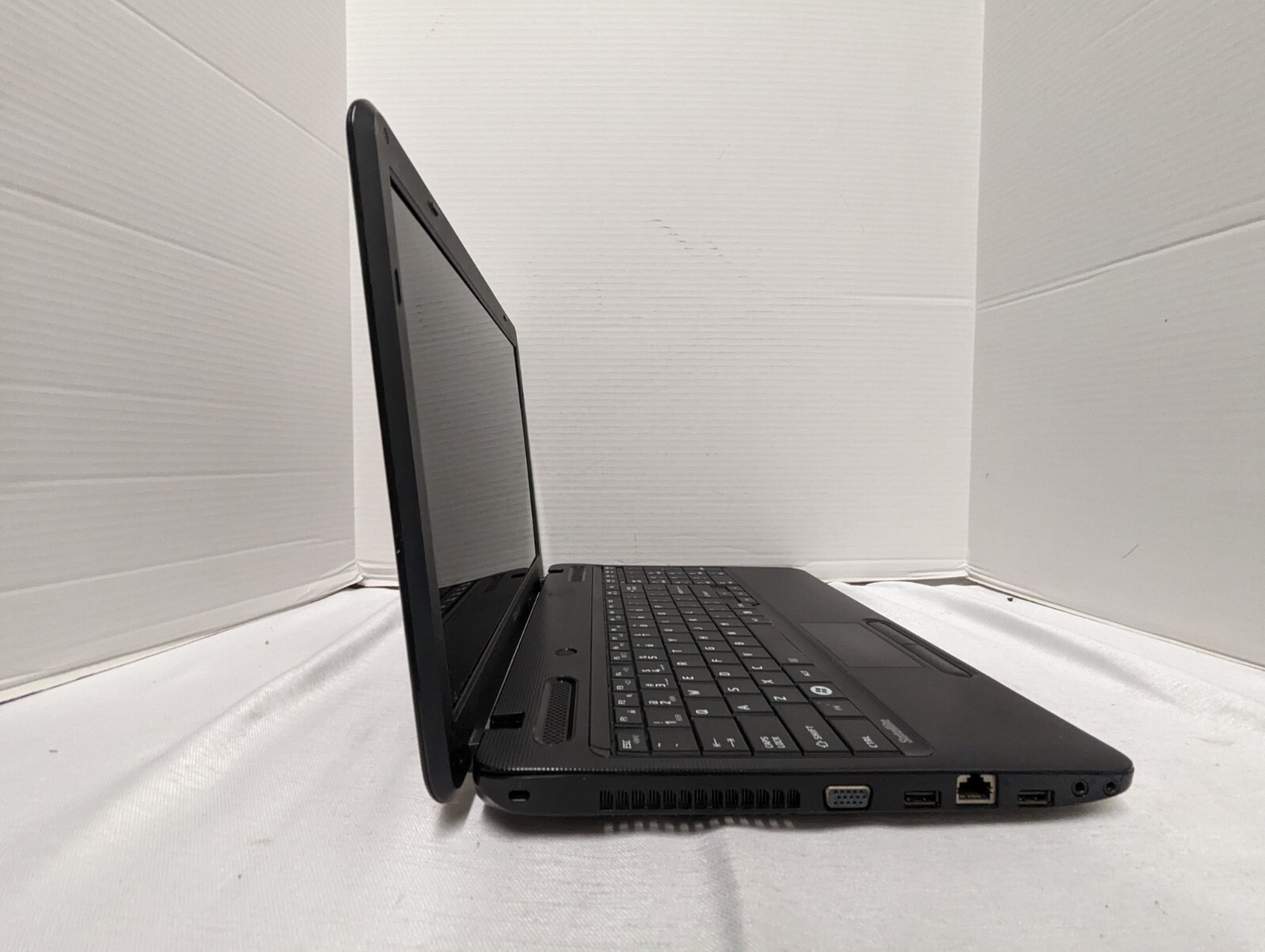Toshiba Satellite C655-S5209 15″ laptop AMD E-350 3gbs ram no hdd