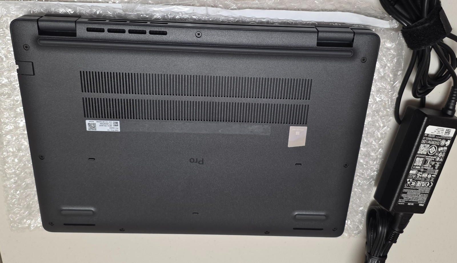 Dell Pro 14 PC14255 14″ Ryzen 5 220 • 8GB • 256GB SSD • Radeon 740M • Win 11 Pro