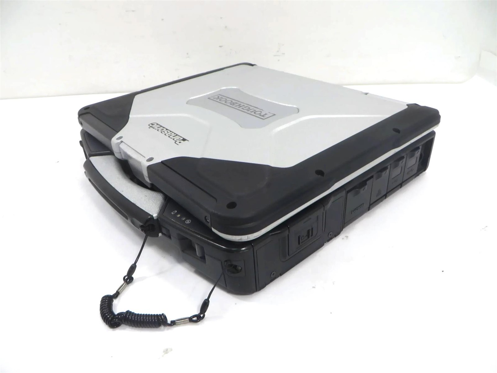 Panasonic CF-31 MK5 Core i5-5300U 2.30GHz 4GB 500GB HHD Win 10 – w/Camera