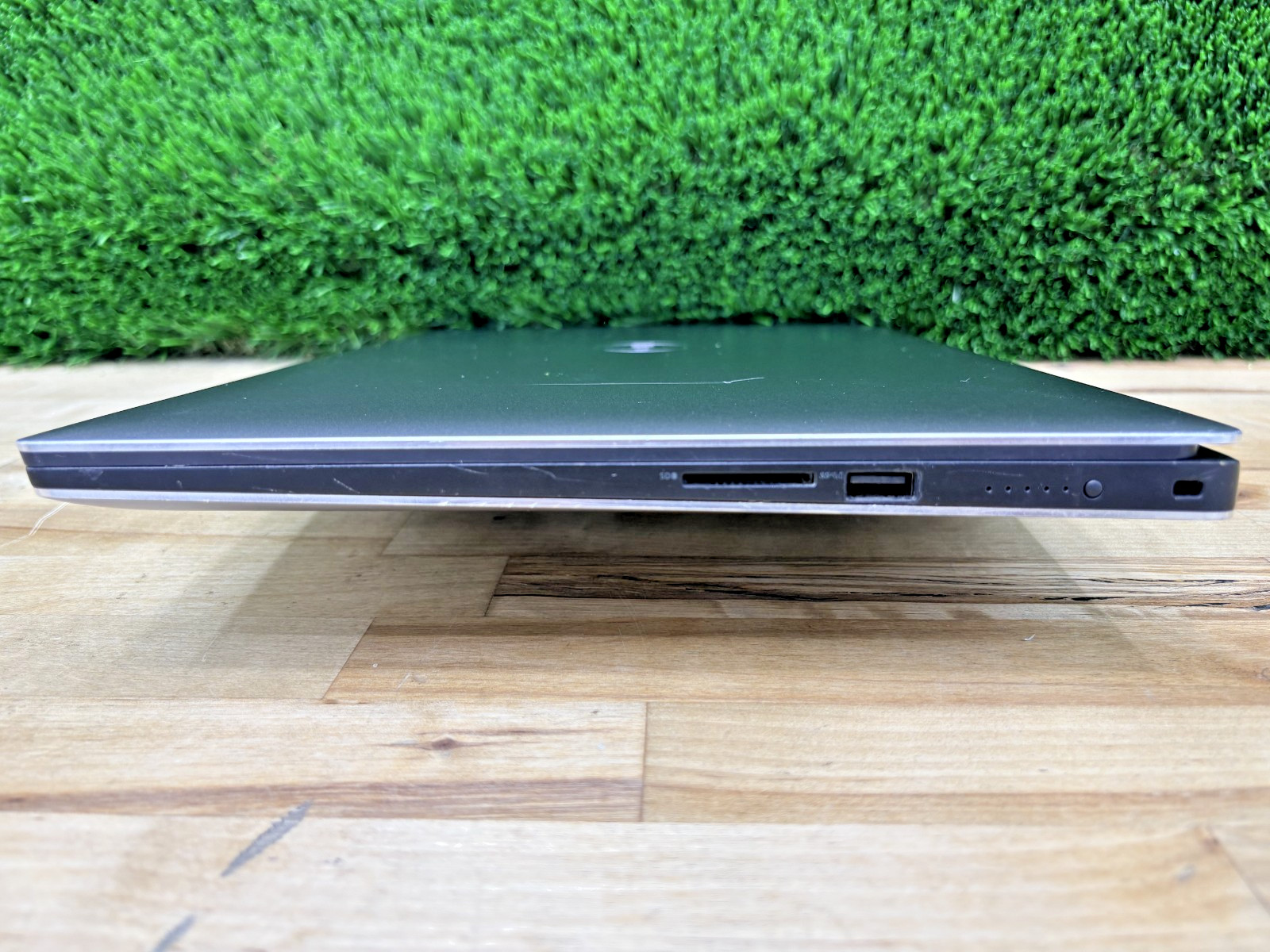 Dell Precision 5540 TS Xeon E-2276M 2.80GHz 32GB RAM 256GB SSD Nvidia Q T2000*