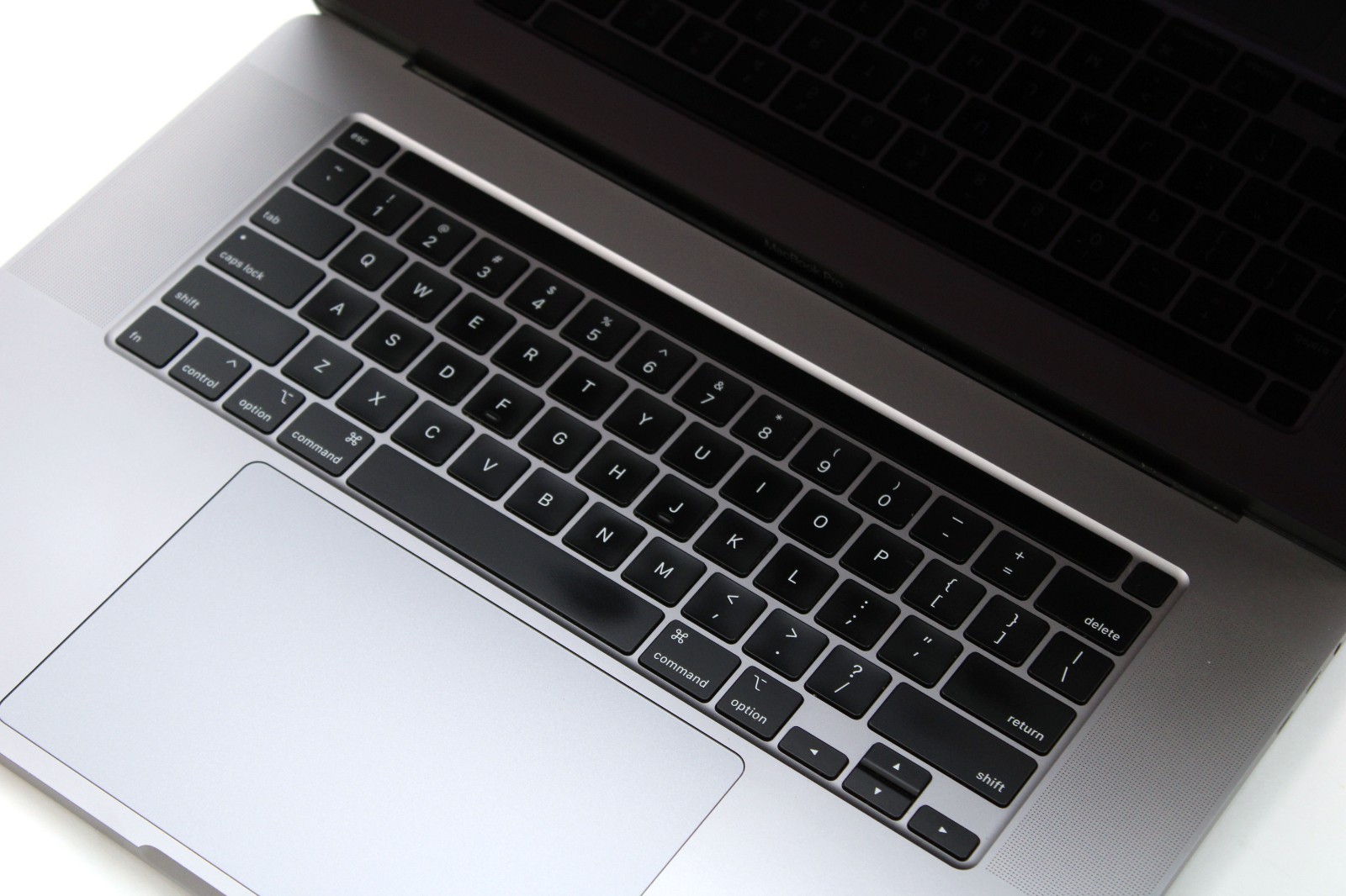 Apple MacBook Pro A2141 16″ i7-9750H 2.6GHz 16GB/512GB Radeon Pro 5300M 4GB