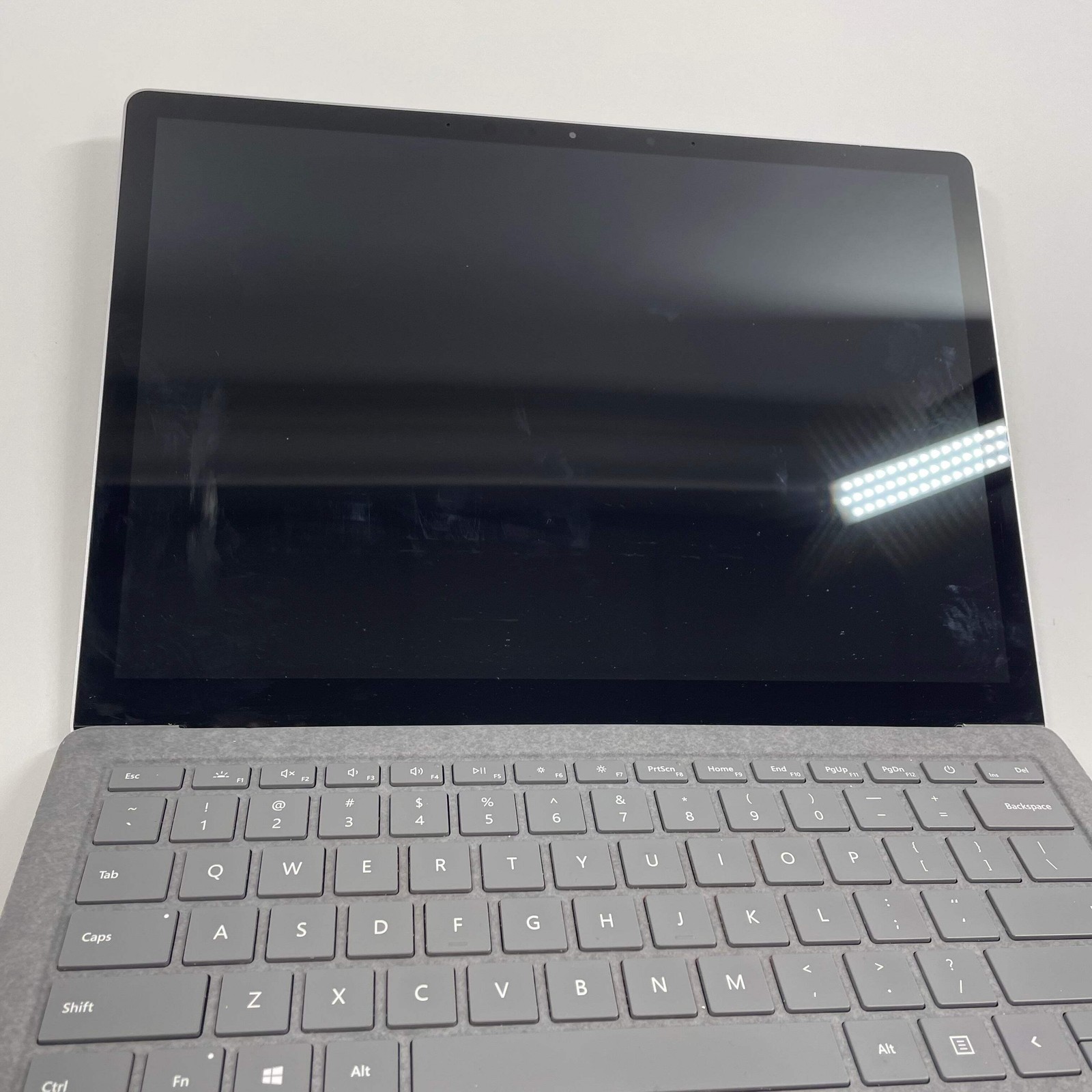 Microsoft Surface Laptop 3 1867 13.5″ i5-1065G7 3.6GHz 128GB RAM 128GB SSD